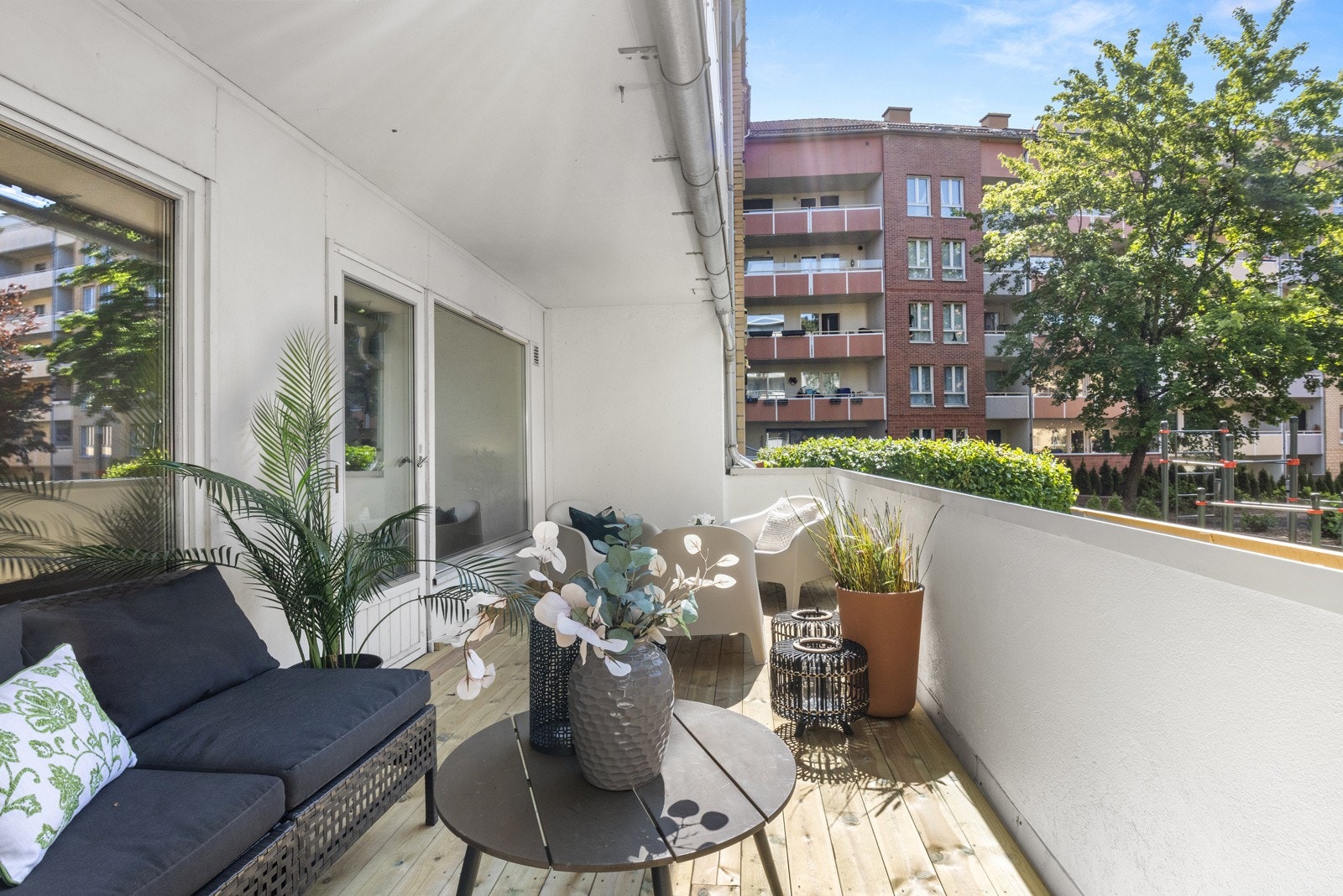 Balkongen er ca. 15 kvm og byr på god plass til utemøbler. Galleribilde