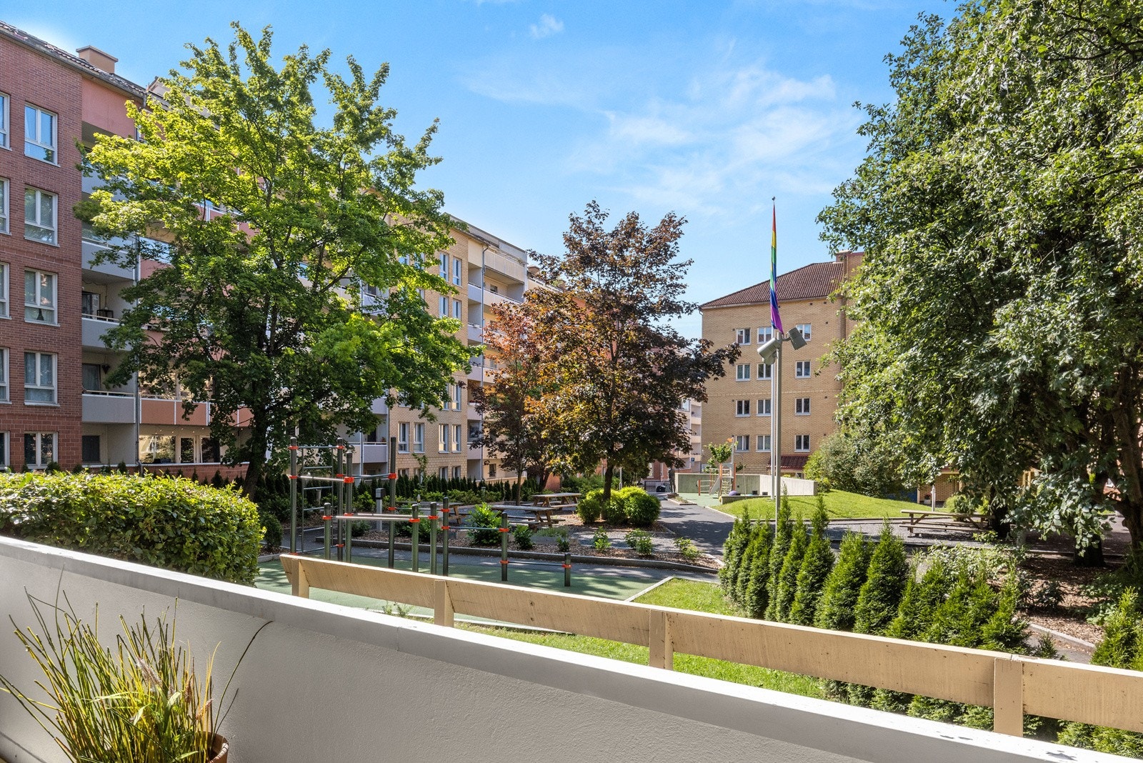 Flott utsyn mot et hyggelig fellesområde. Galleribilde