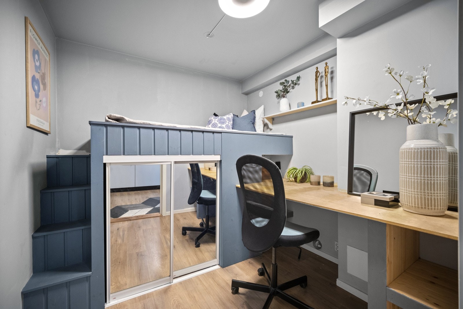 Det er etablert et kontor som benyttes som soverom, men rommet er ikke godkjent som soverom. Galleribilde