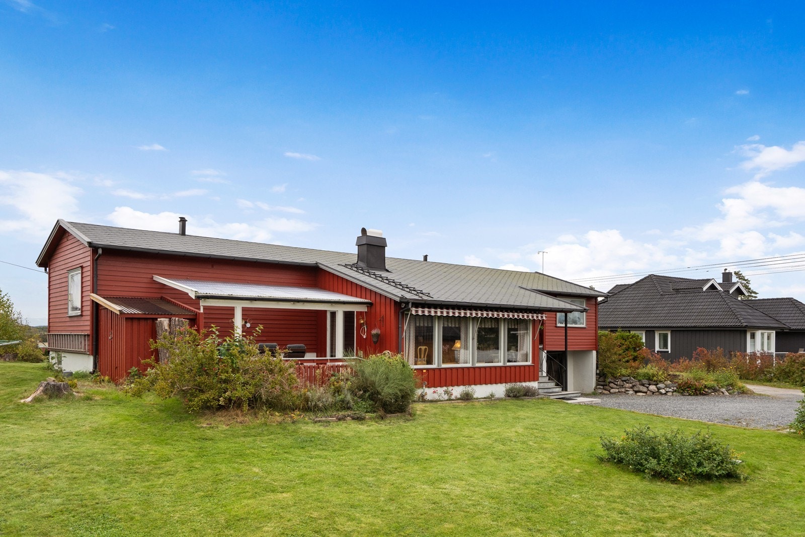 Boligen er bygget i 1966 og vedlikeholdt over tid. Galleribilde