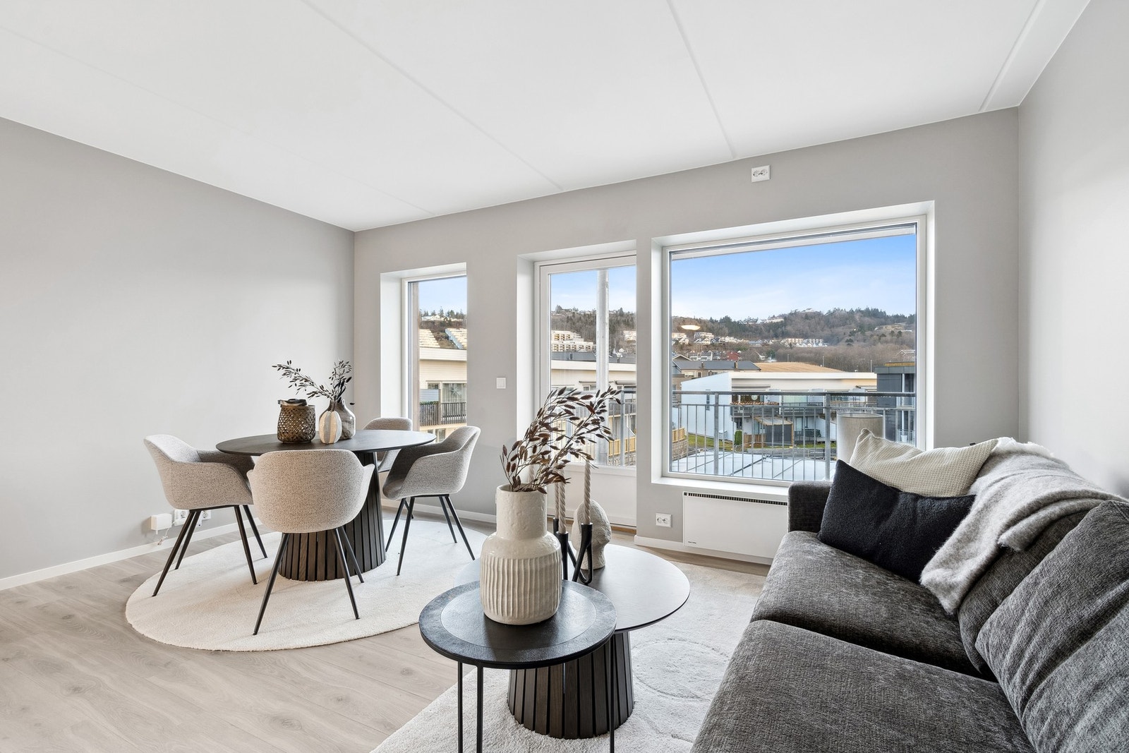 Bildene er tatt fra lik leilighet i etasjen over. Avvik vil forekomme. Galleribilde