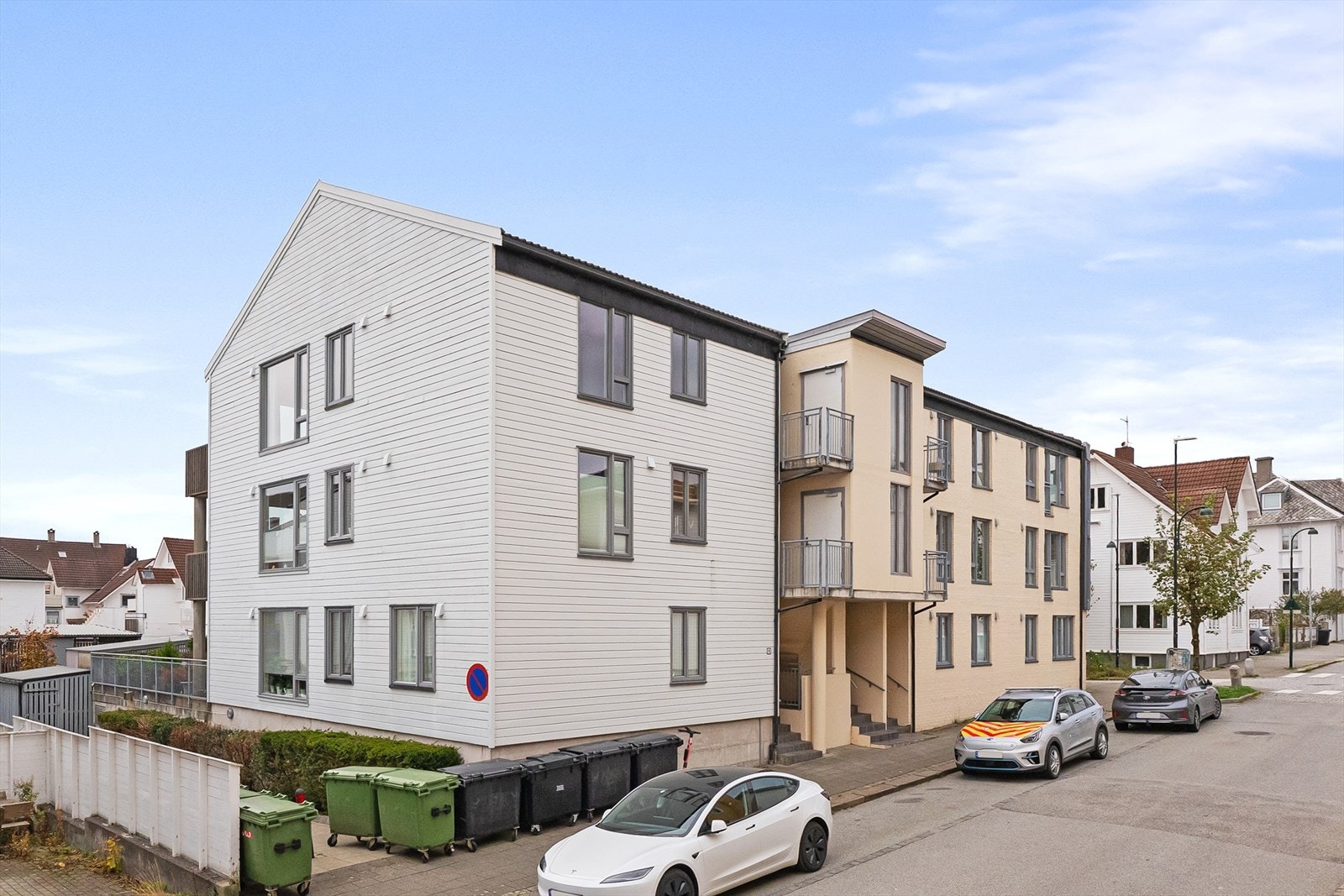 Leiligheten er bygget i år 2000 og har en god, praktisk planløsning. Galleribilde