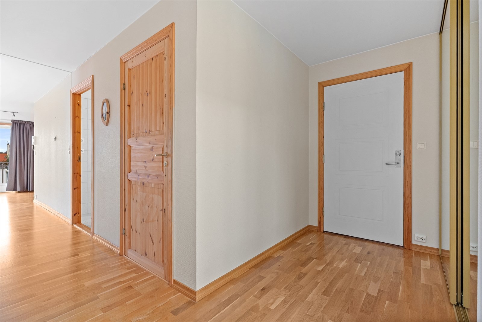 Entré/gang Galleribilde