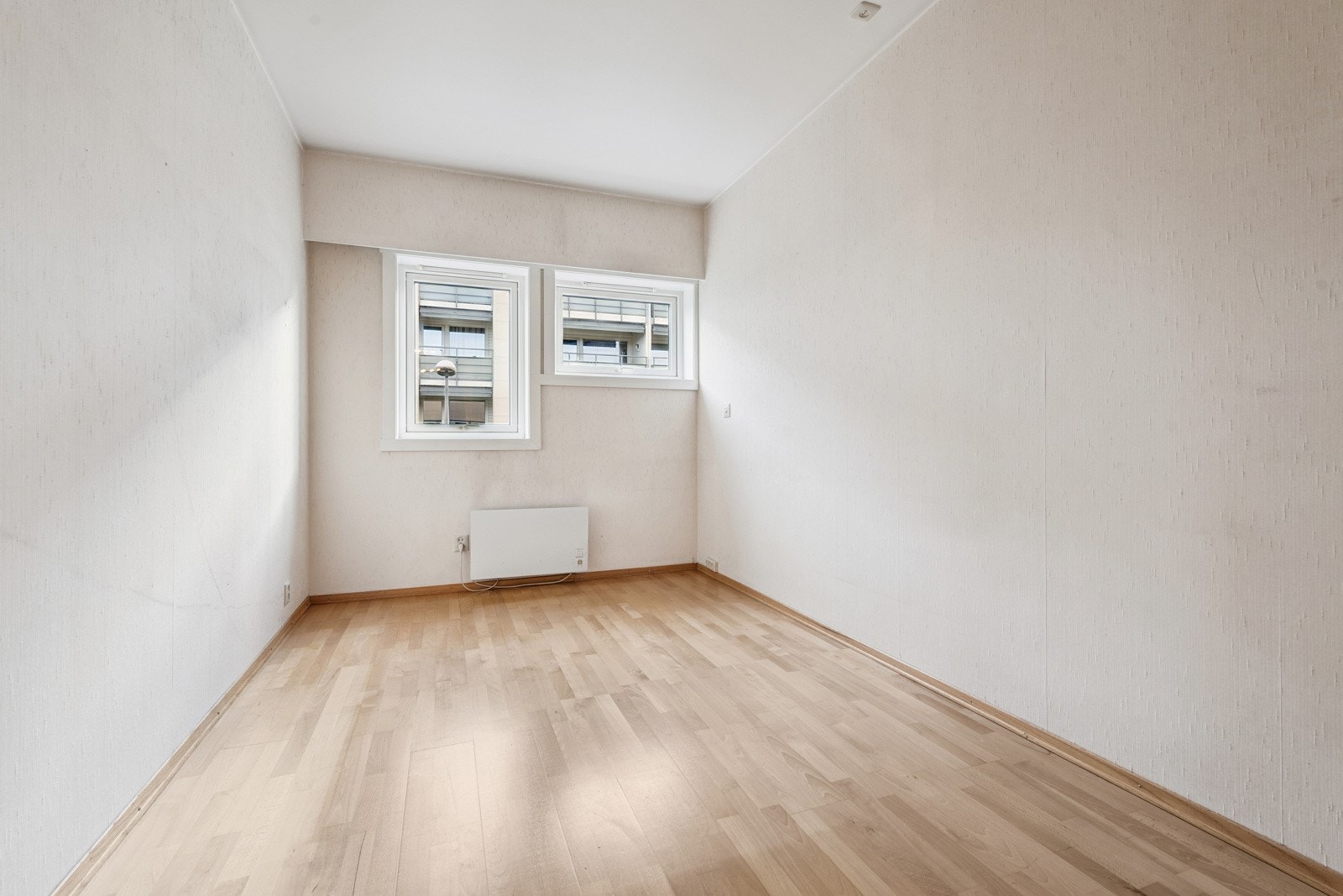 Soverom 2 er også et romslig rom med god plass for garderobe. Galleribilde