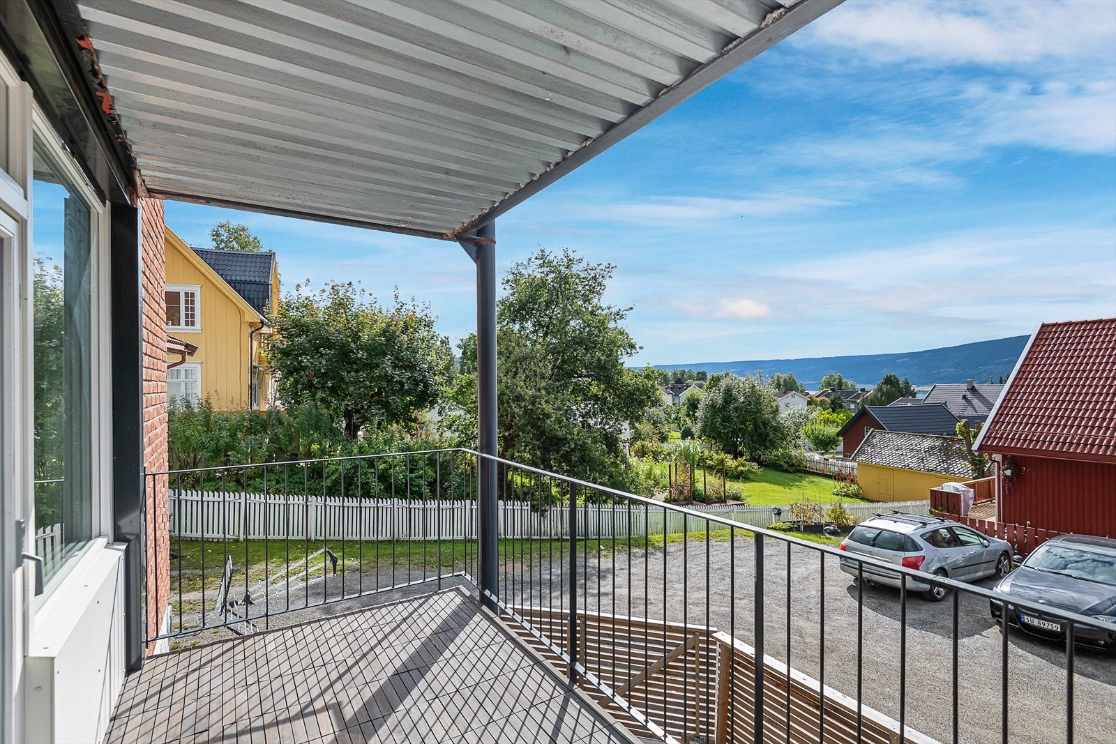 Utsikt fra balkongen. Vestvendt med gode solforhold. Galleribilde