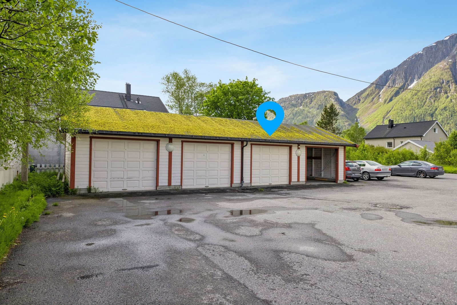 Garasjeplass i rekke medfølger! Galleribilde