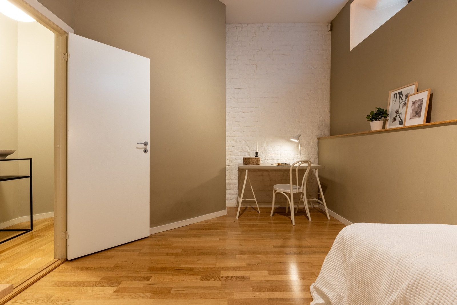 Rommet egner seg ypperlig som gjesterom, barnerom eller kontorrom - alt etter ønske og behov Galleribilde