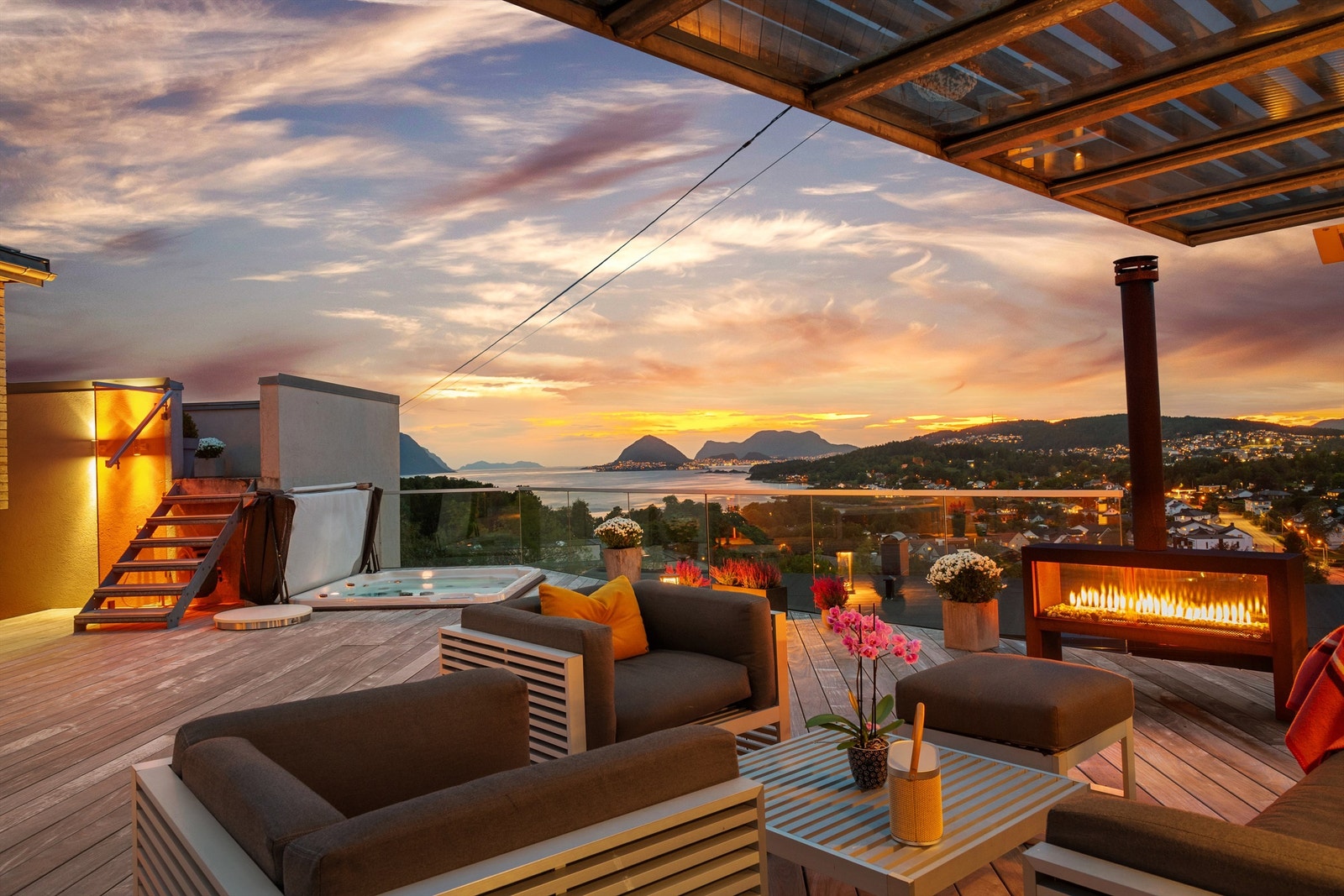 Velkommen til Vestre Hatlaåsen 27 presentert av Eiendomsmegler/Partner Marit Stuen Aursnes Galleribilde