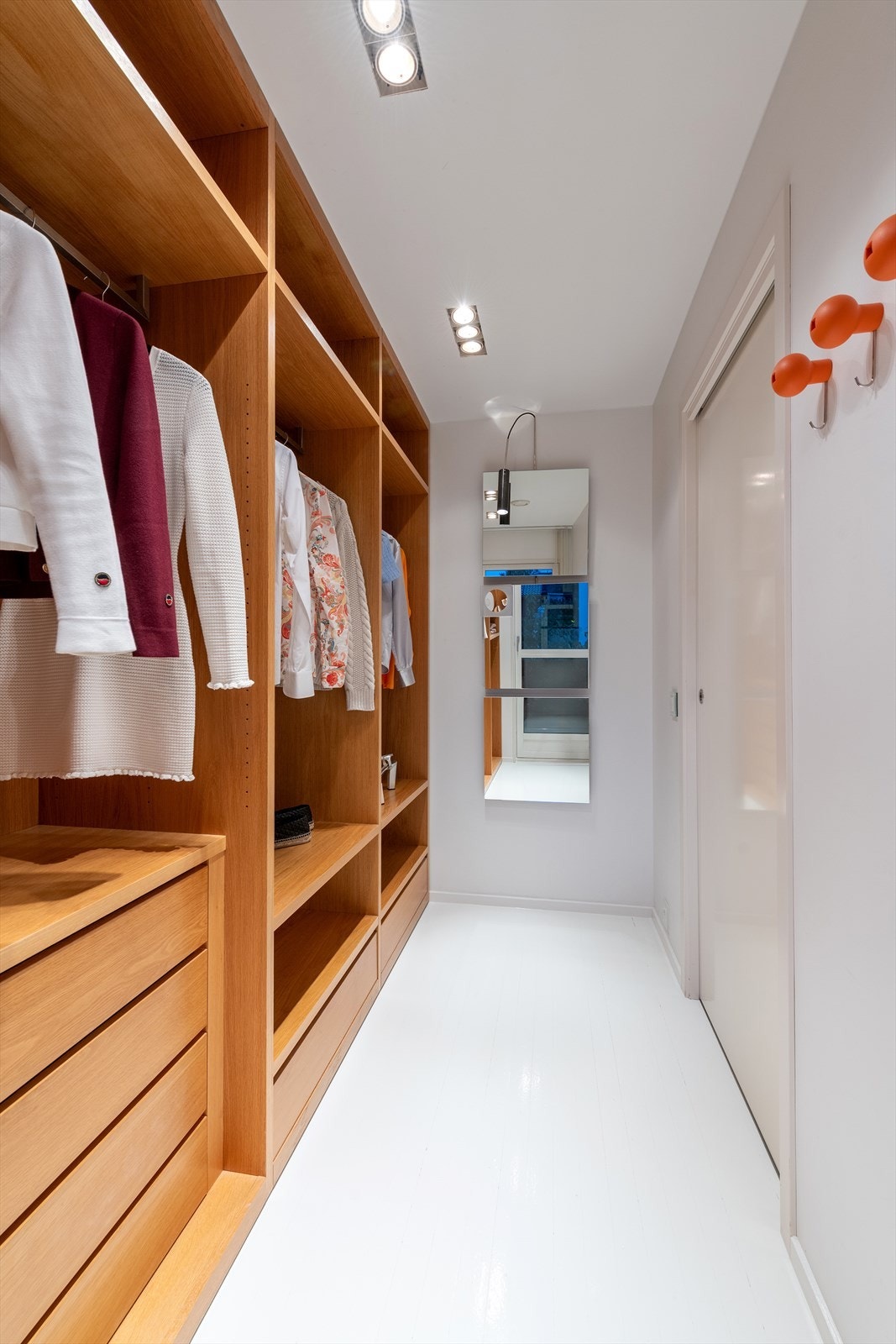 Garderoberom Galleribilde