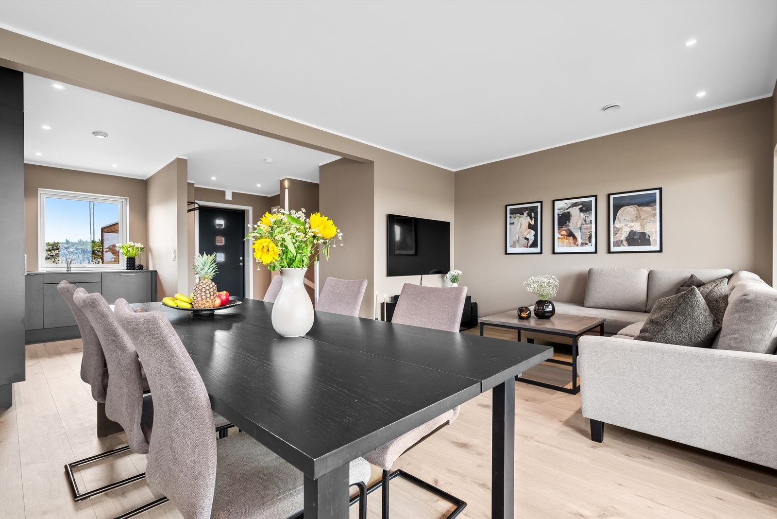 Boligen har balansert ventilasjon, som bidrar til et godt og jevnt inneklima. Galleribilde