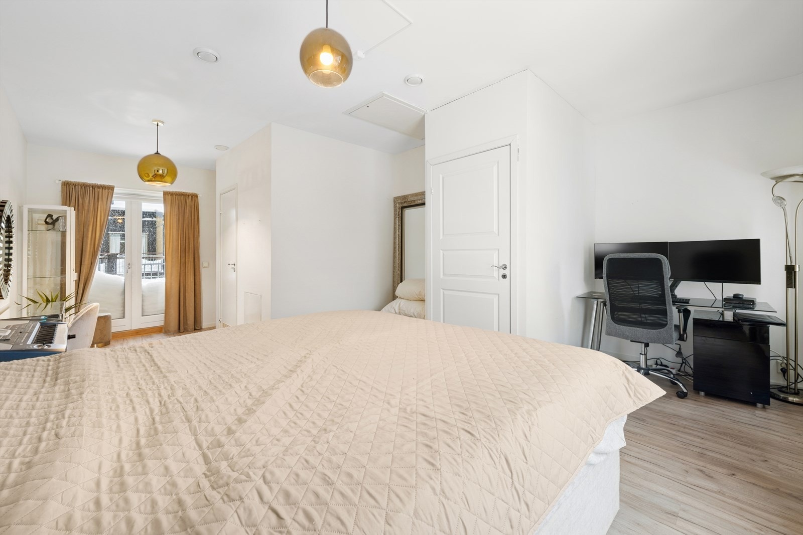 Soverom 3. Dette rommet har også utgang til en balkong. Galleribilde