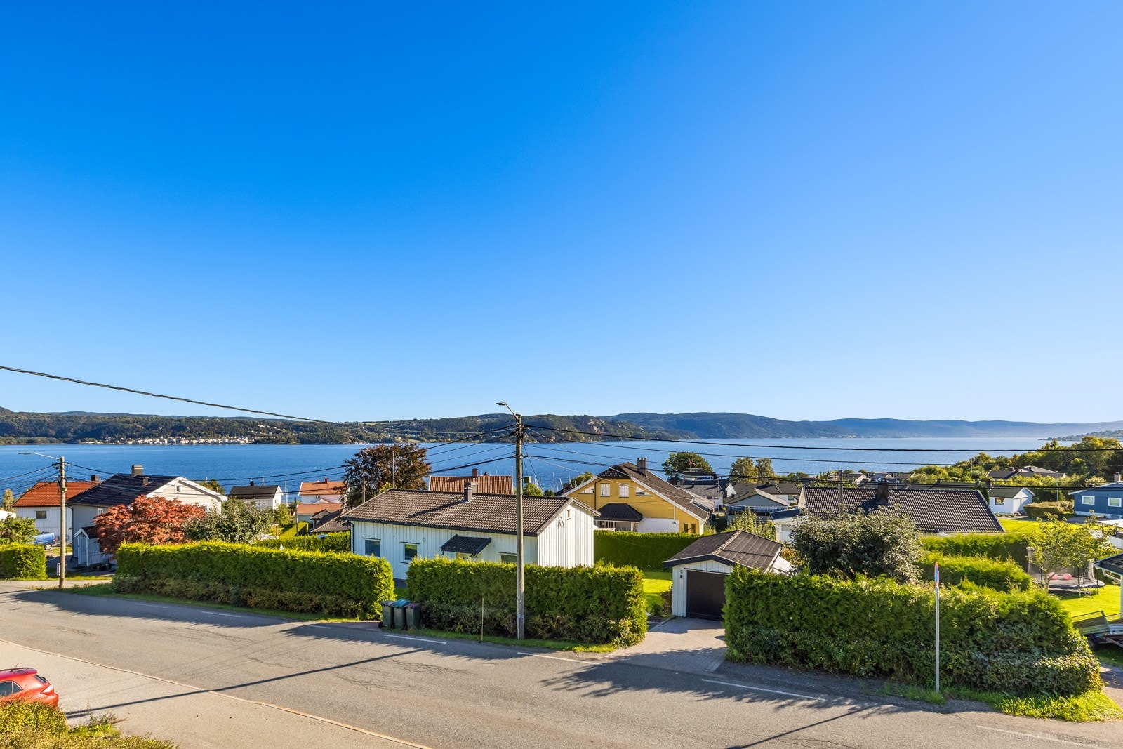 Kort vei til Drammensfjorden med Sota fjordpark med strand og småbåthavn. Galleribilde