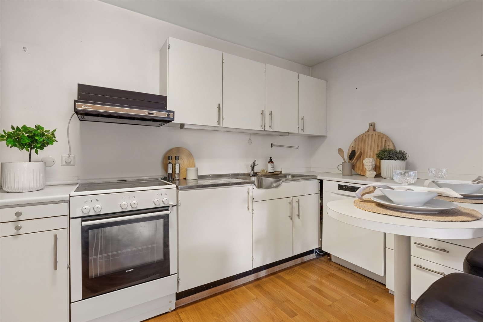 Barløsning gir ekstra arbeidsplass og en hyggelig spiseplass. Galleribilde