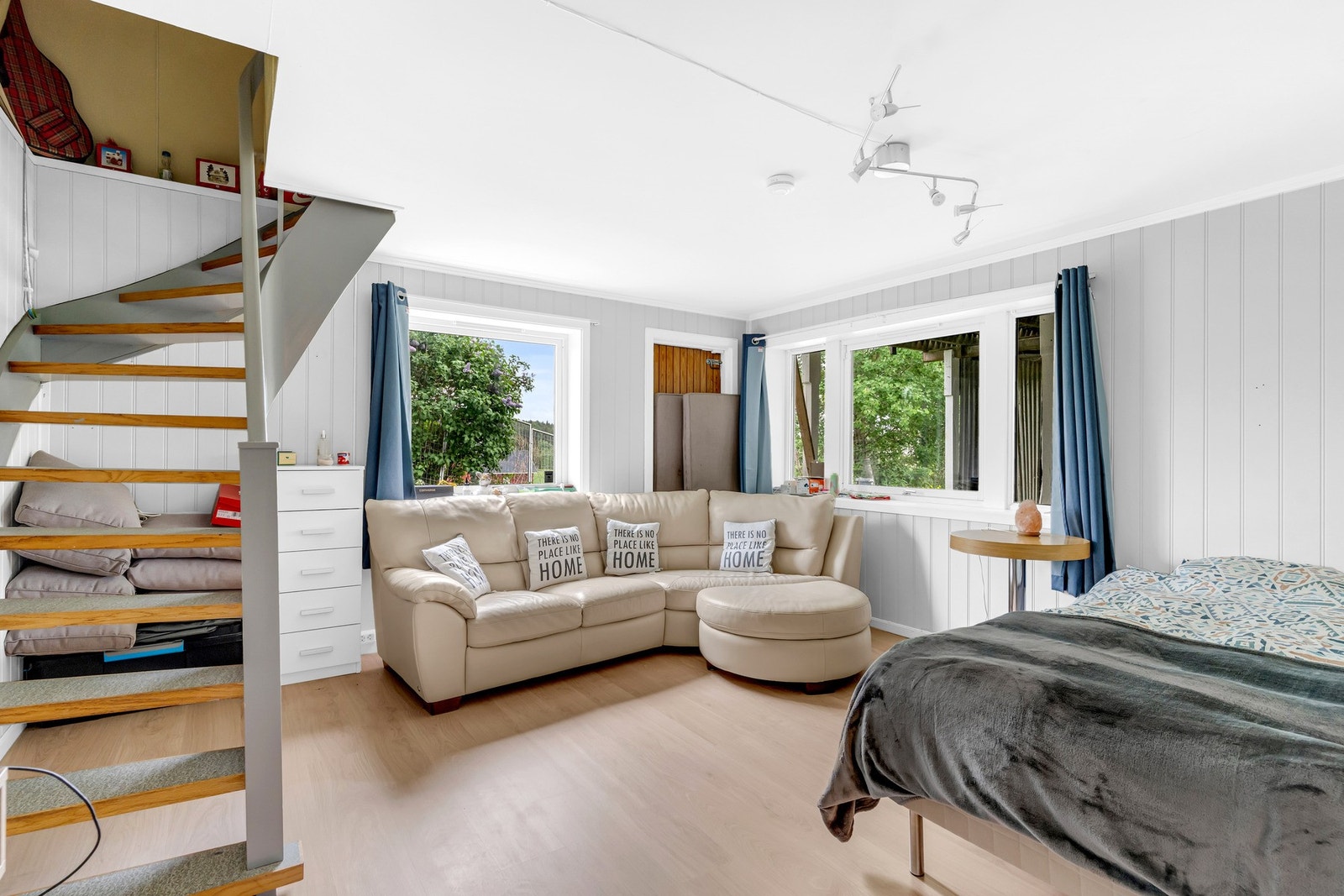 Soverommet i kjelleren er av god størrelse og er perfekt for ungdommen i huset. Galleribilde