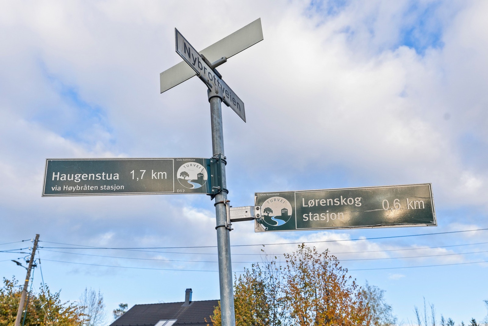 Boligen ligger i et område med kort vei til både kollektivtransport, turområder og daglige fasiliteter Galleribilde