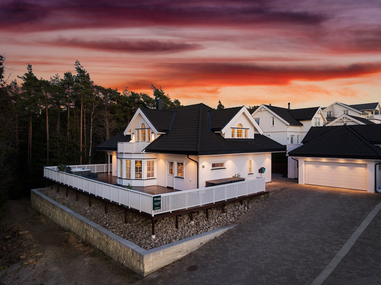 Muslingsveien 16 presenteres av Kenneth Graarud Olsen i Krogsveen. Galleribilde