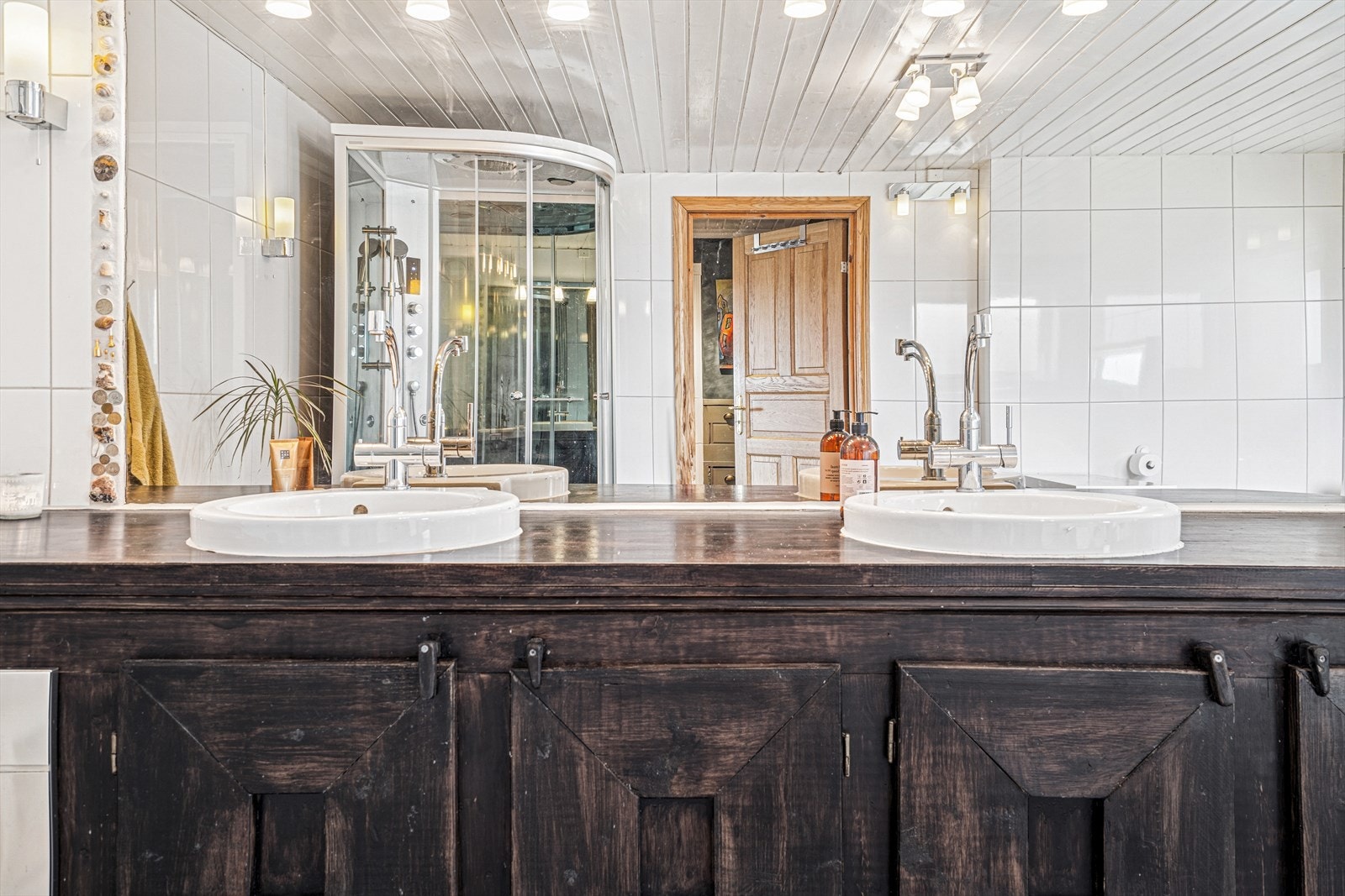 Servantskapet er håndbygget. Galleribilde