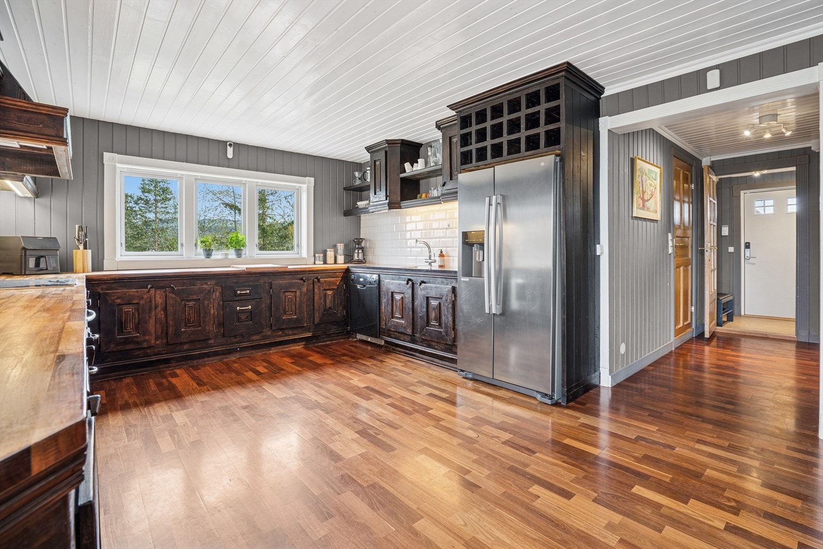 Fra gangen er det adkomst til kjøkken. Galleribilde