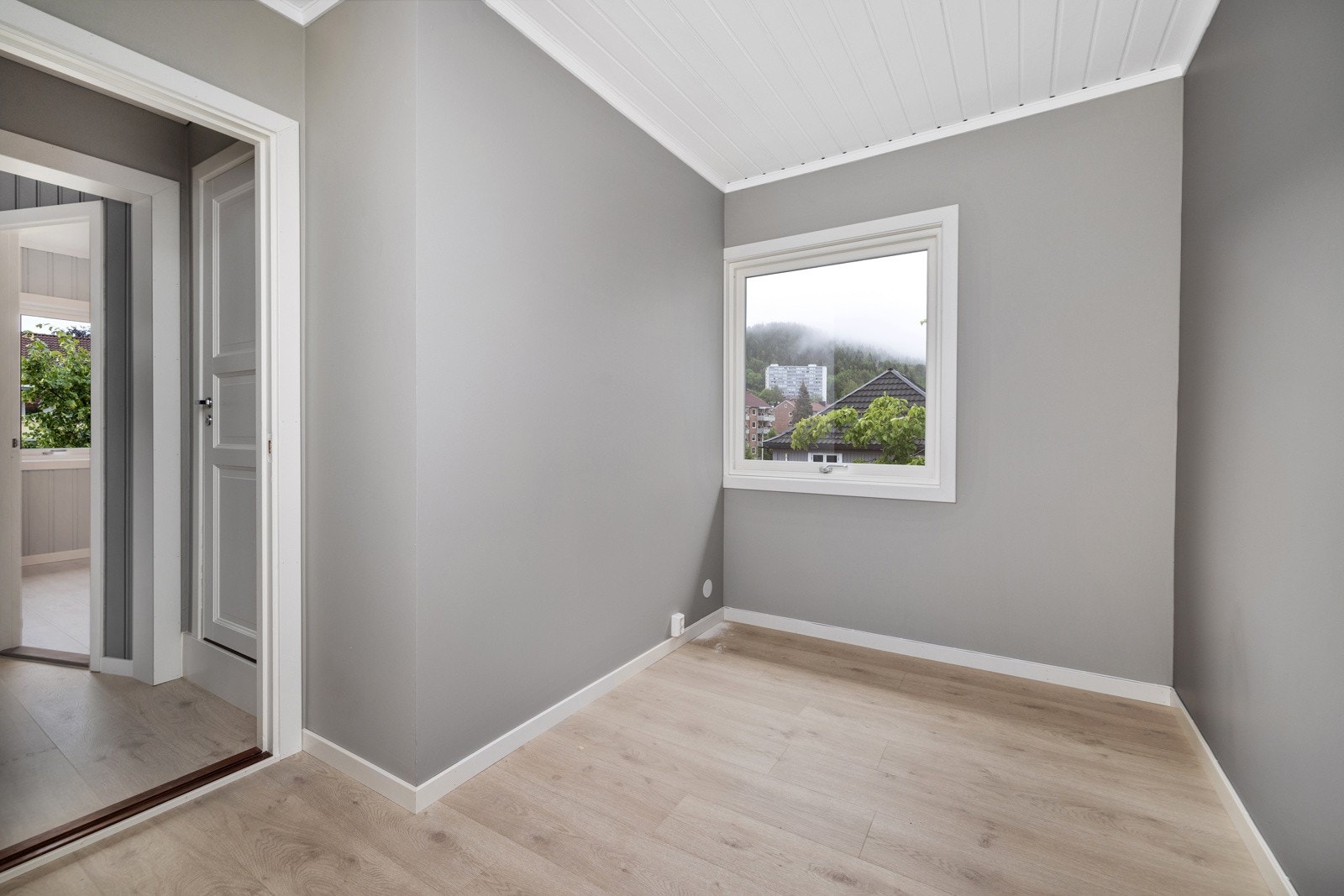 Leiligheten har 2 soverom med plass til nødvendig møblement. Galleribilde
