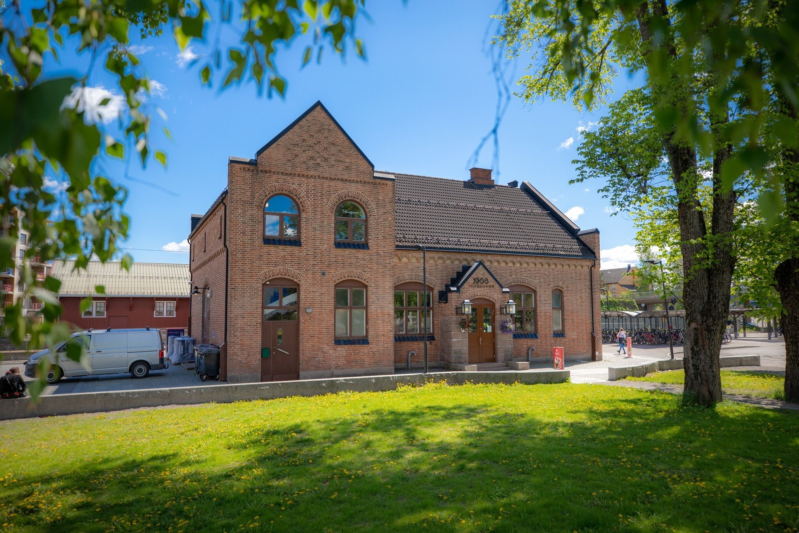 Jessheim Stasjon med effektiv reisevei mot Oslo Galleribilde