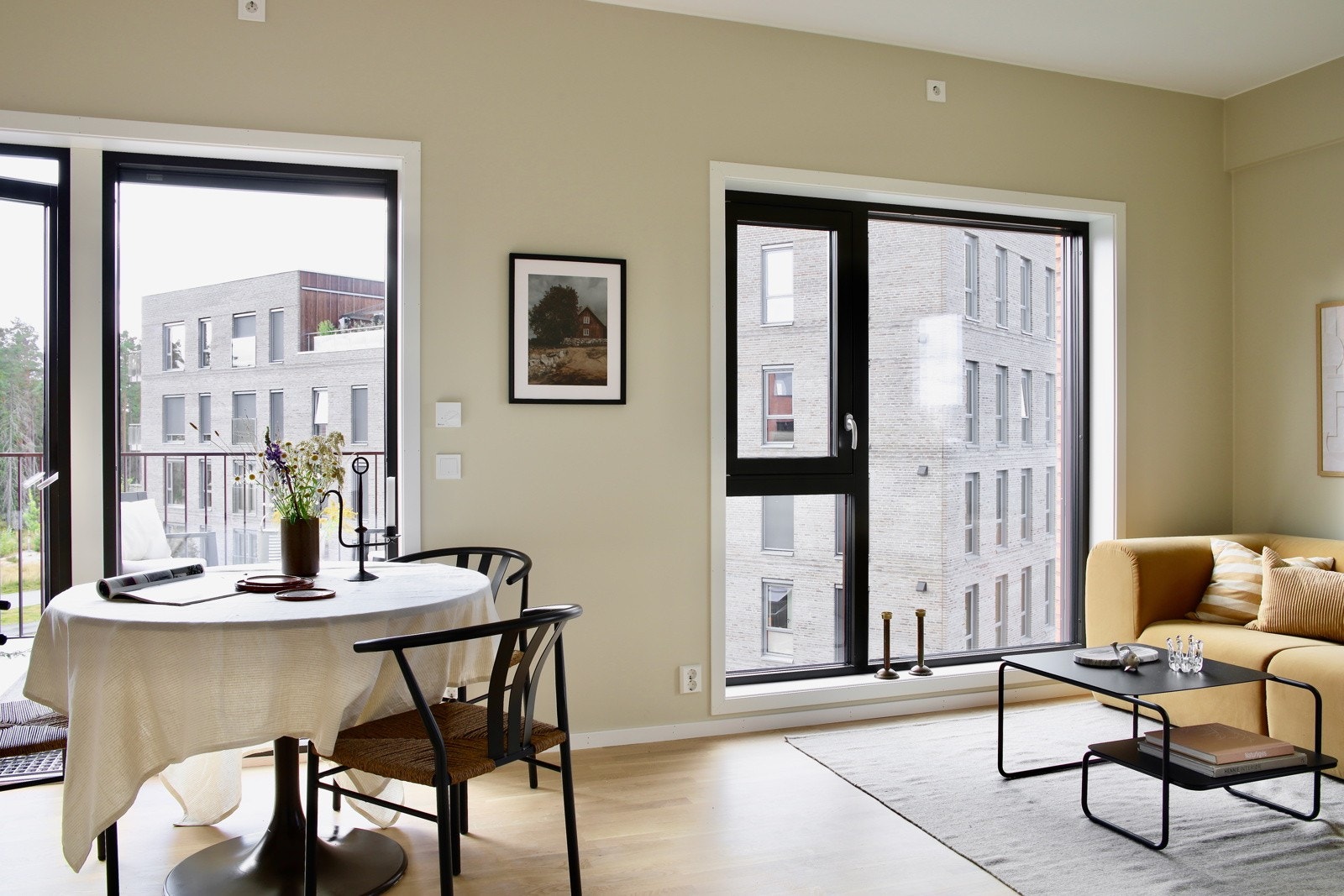 Her viser vi et alternativ til møblering av stuen Galleribilde