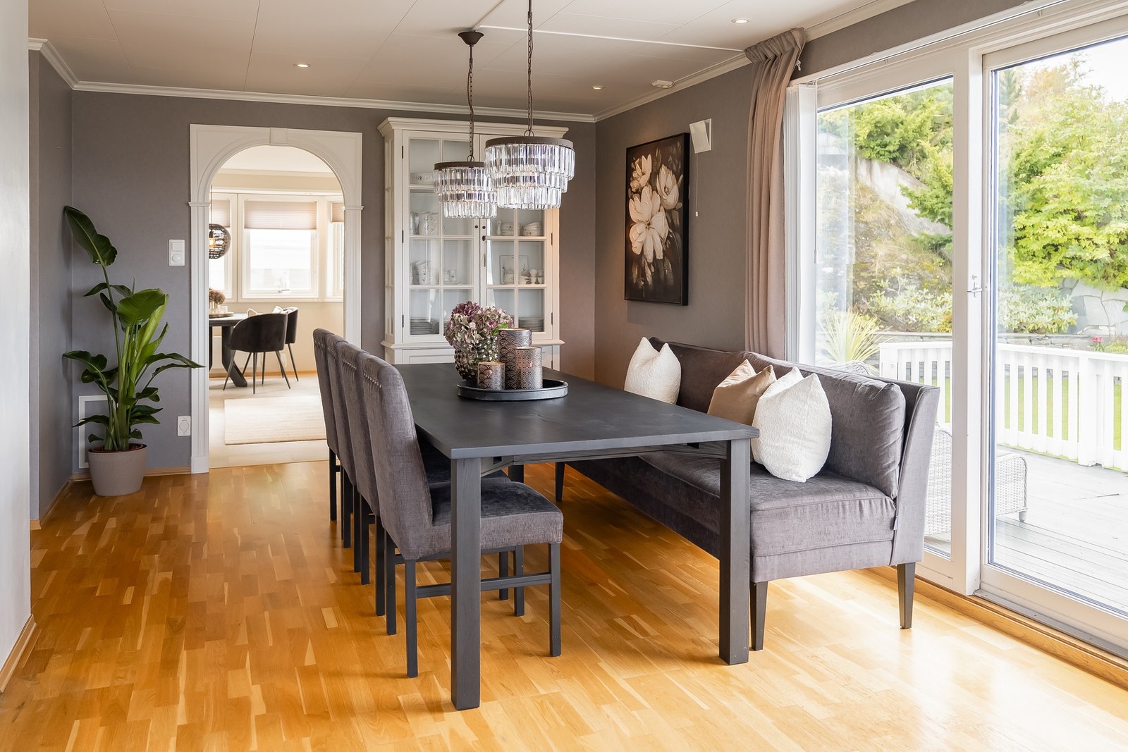 God plass til spisestue.