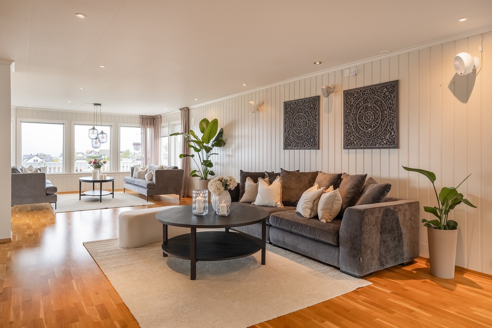 Stor stue på 75 kvm gir mange møbleringsmuligheter.