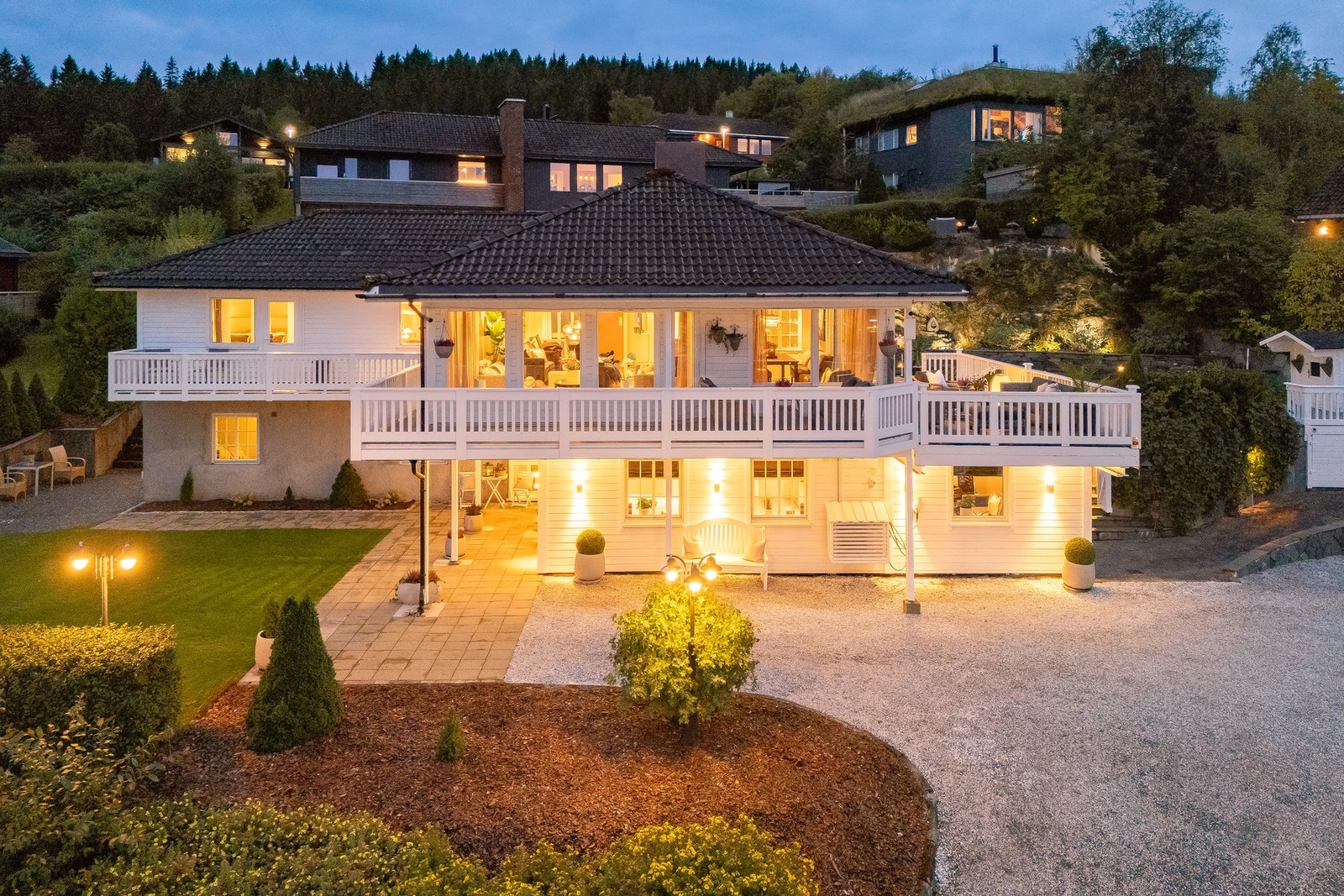 Velkommen til en praktfull enebolig med usedvanlig god beliggenhet på Steinan.