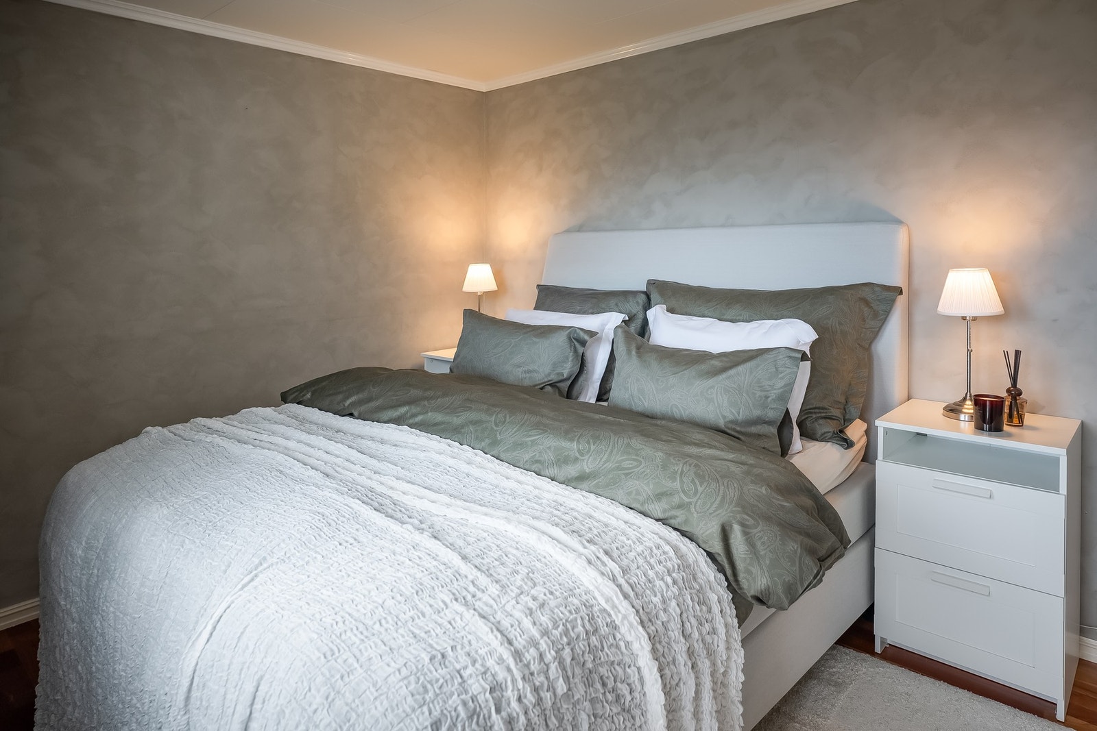 God plass til dobbeltseng.