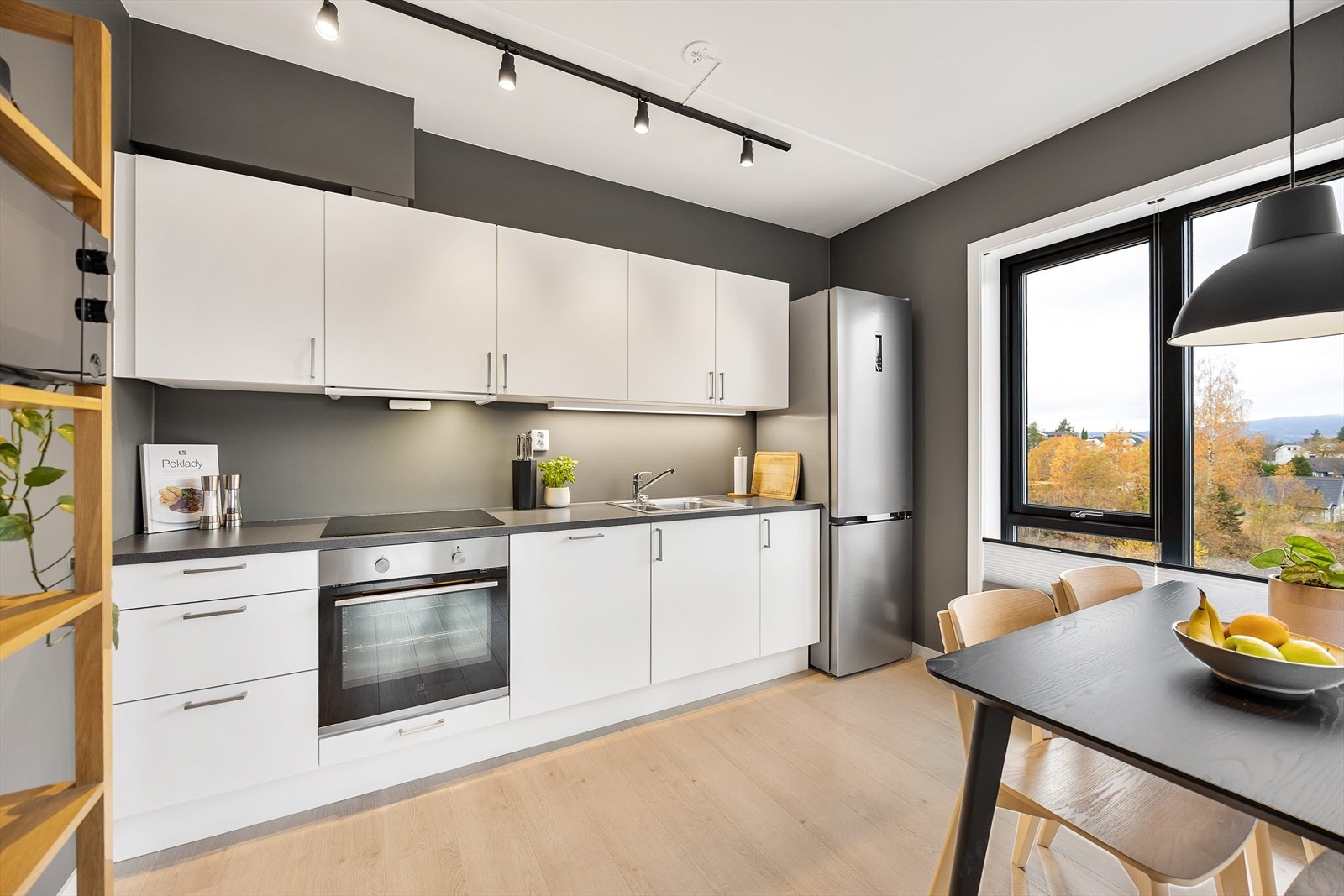 Det er montert lekkasjestopper og komfyrvakt. Galleribilde