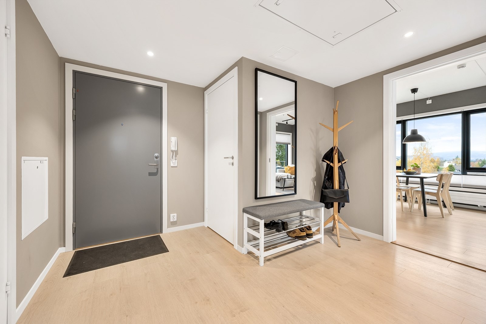 Det er plass til et garderobeskap om ønskelig. Galleribilde