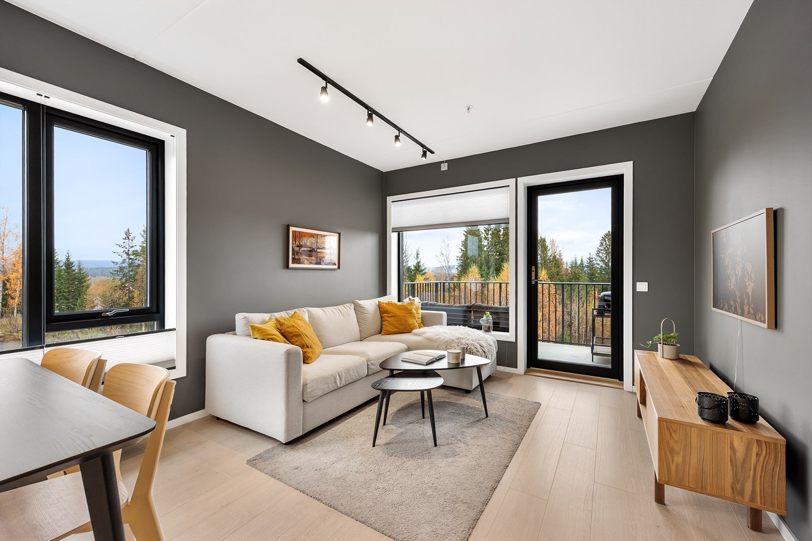 Stuen har gode møbleringsmuligheter. Galleribilde