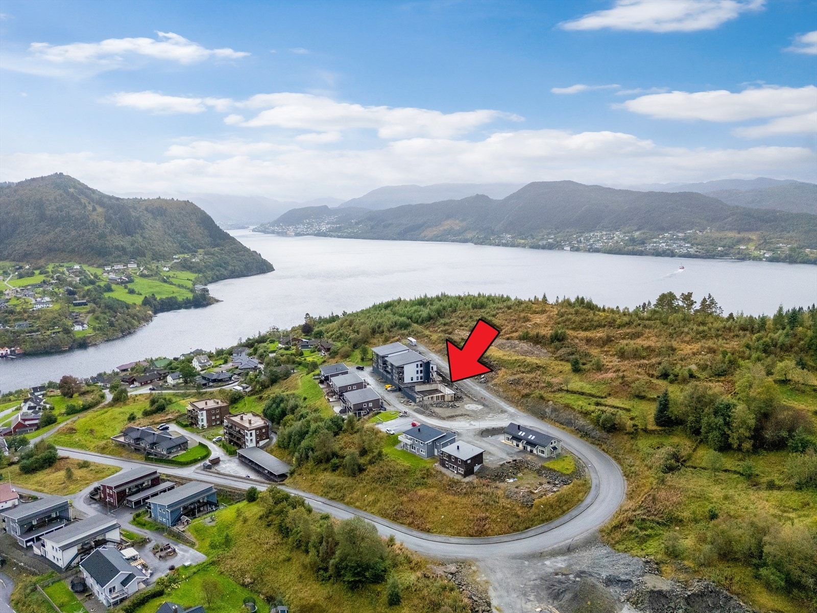 Eiendomsmegler Norge har gleden av å presentere Runnhovda Galleribilde