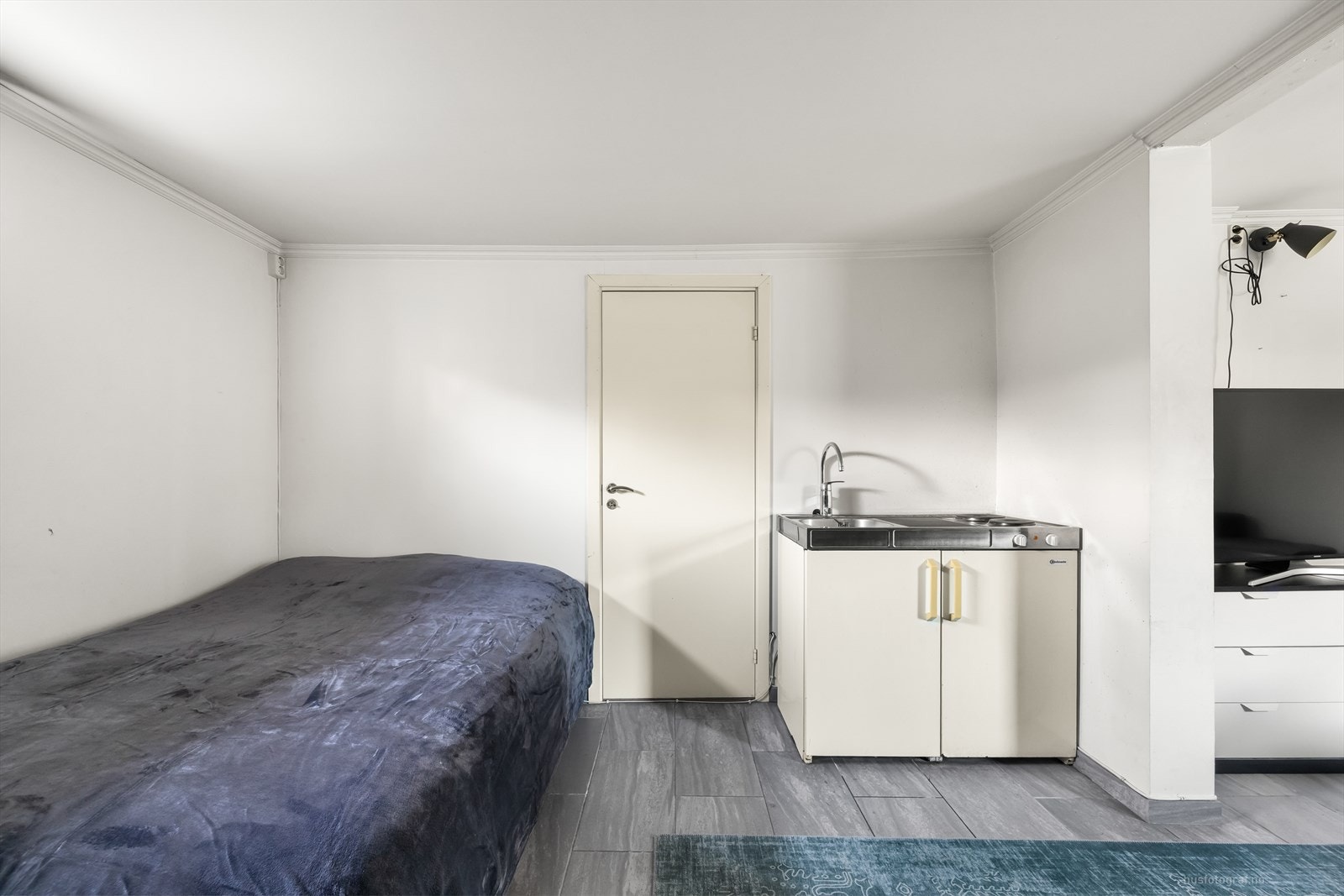 Innredet rom i kjeller ikke omsøkt og godkjent til varig opphold. Galleribilde