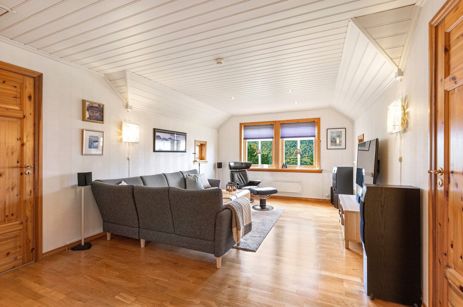 Trivelig loftstue med god plass. Galleribilde