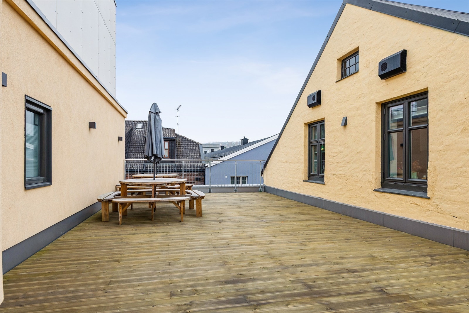 Sameiet disponerer en stor, felles takterrasse med gode solforhold. Galleribilde