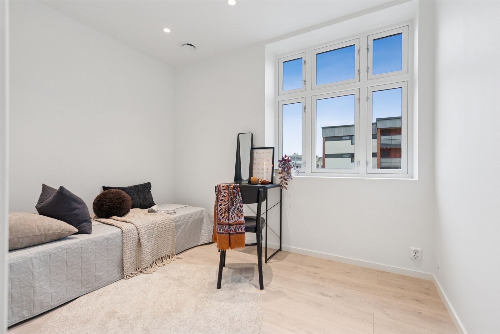 Det andre soverommet egner seg godt som barnerom, gjesterom eller kontor. Galleribilde