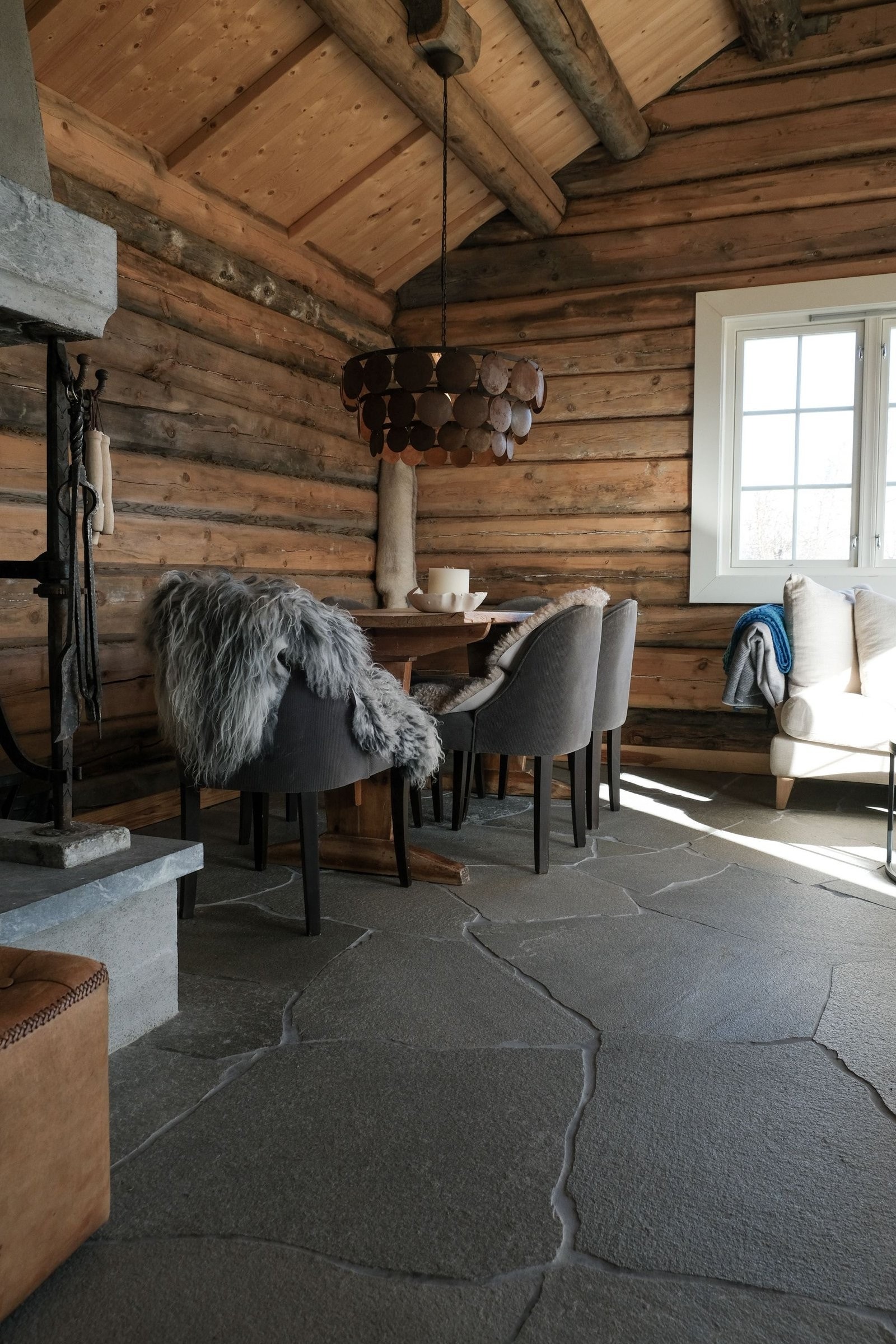 Spisestue. Klebersteinspeis til venstre Galleribilde