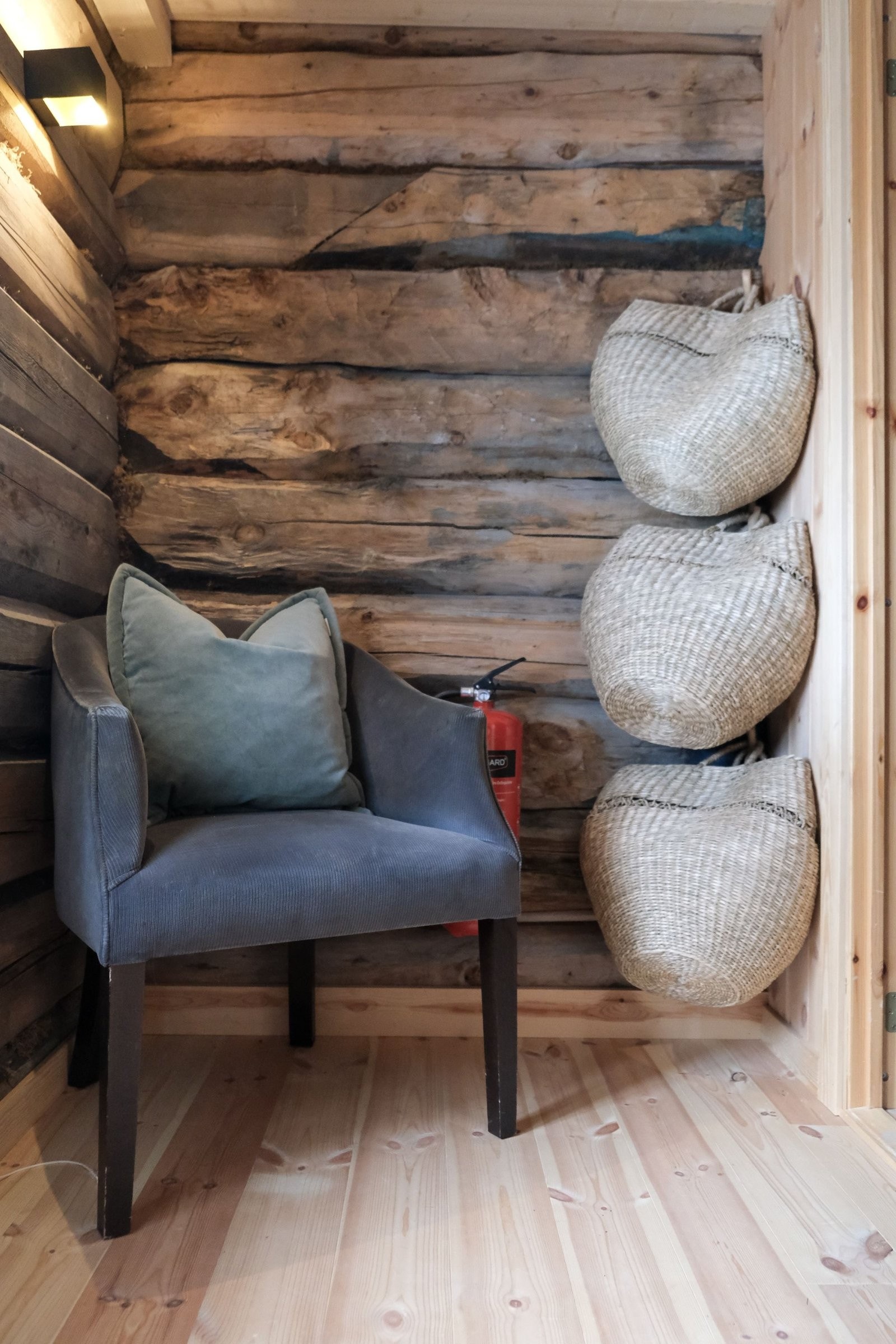 Soverom 2, stol/oppbevaring Galleribilde