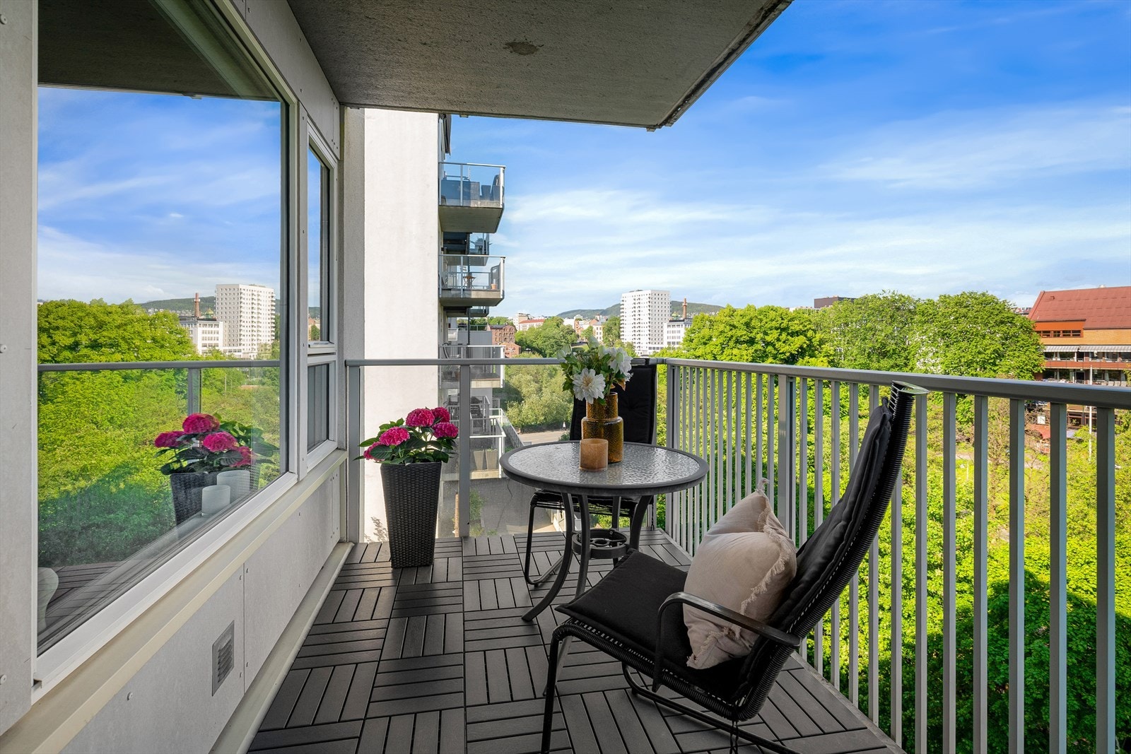 Plastfliser på gulv er lettstelt og praktisk. Galleribilde