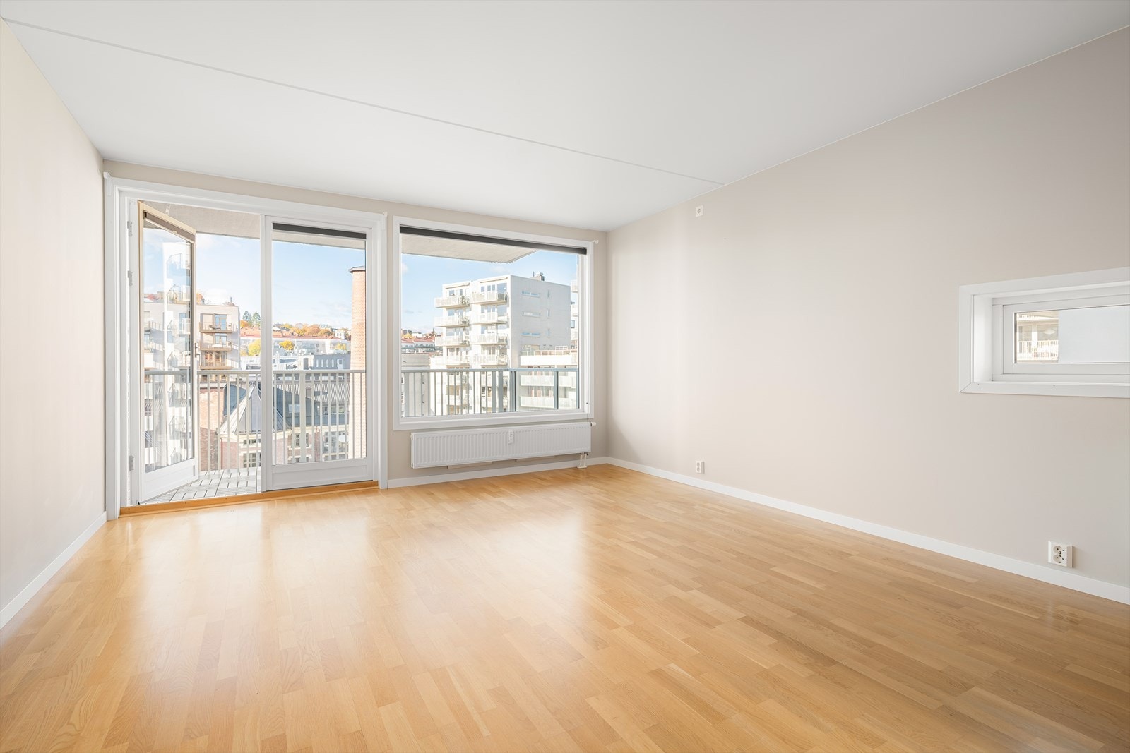 Boligen har nylig blitt oppgradert med malte vegger i den lune fargen Sand fra Jotun. Galleribilde