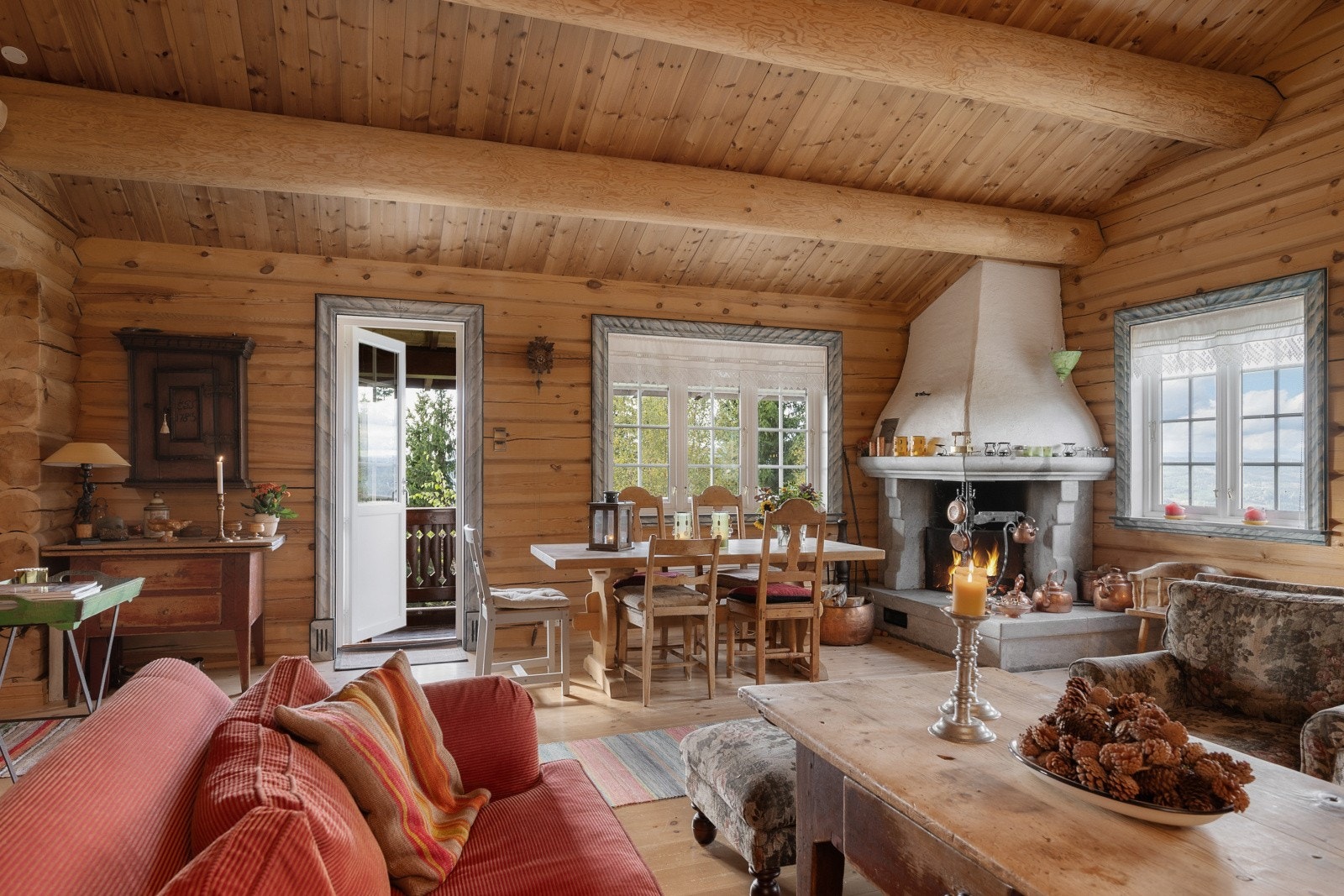 Fra stuen er det direkte utgang til en herlig veranda. Galleribilde