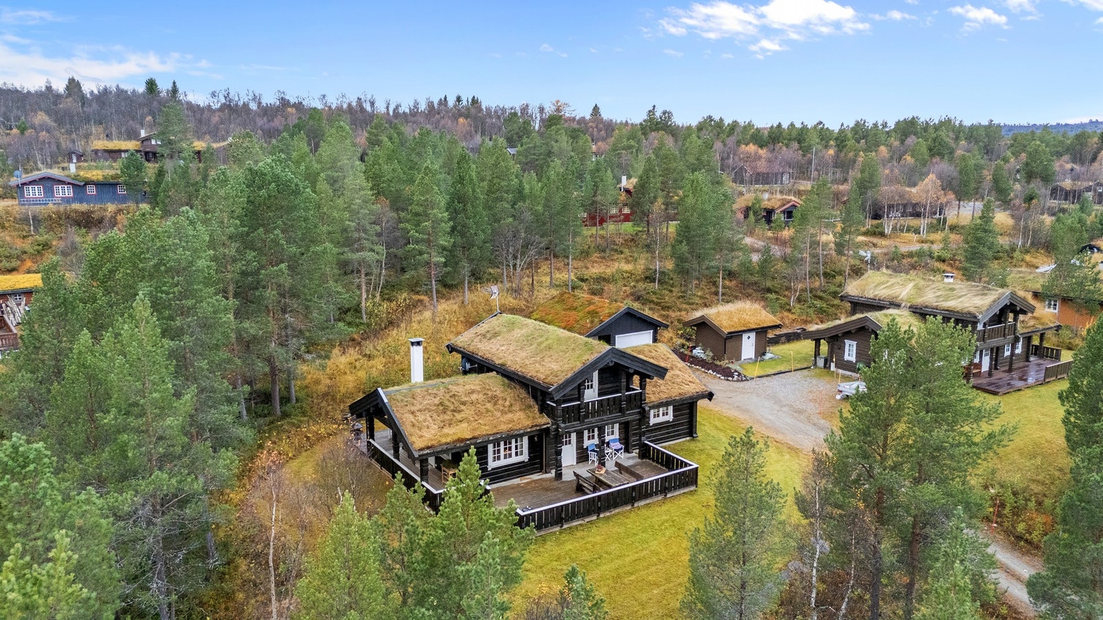 Innholdsrik tømmerhytte med fin beliggenhet i Hånesåsen. Galleribilde