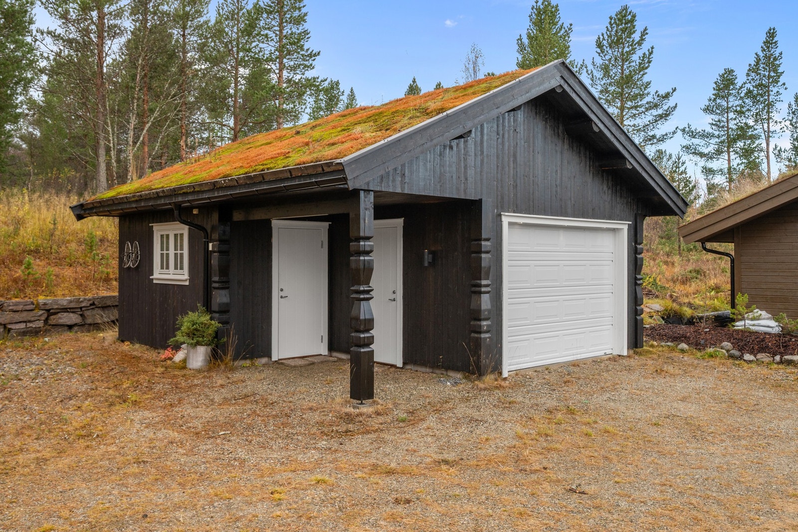 Garasjen ble oppført i 2009 og er på 31m² med tilhørende bod. Galleribilde