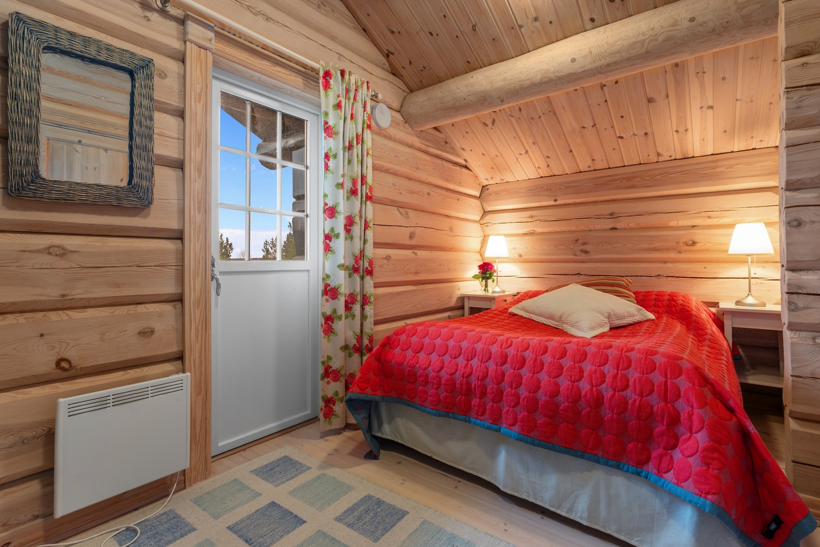 Soverom på 10,1m² med utgang til altan. Galleribilde