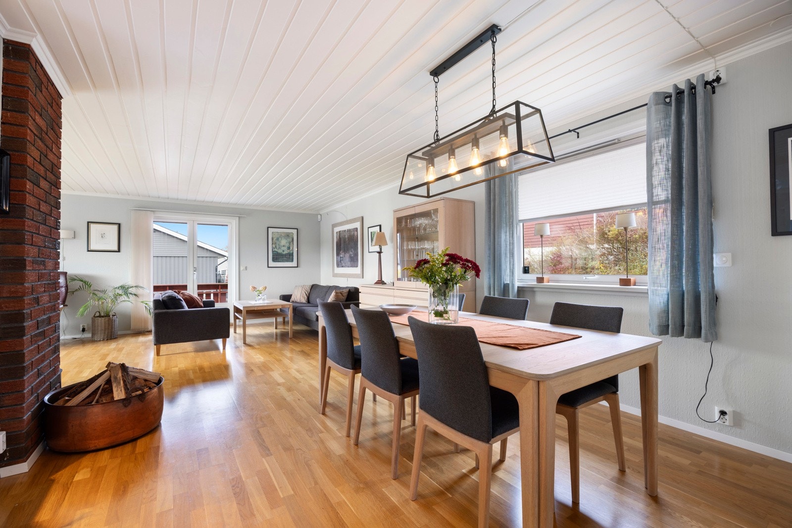 Her er det god plass til familie og venner rundt bordet! Galleribilde