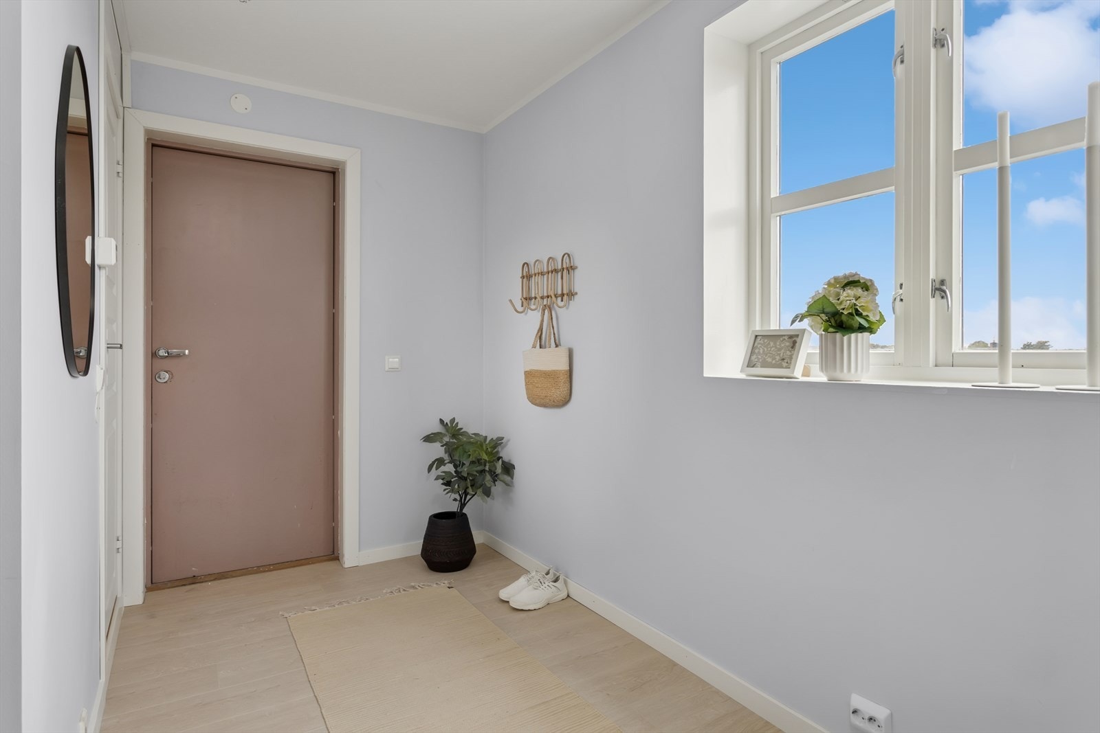 Lysmalt entré. Galleribilde