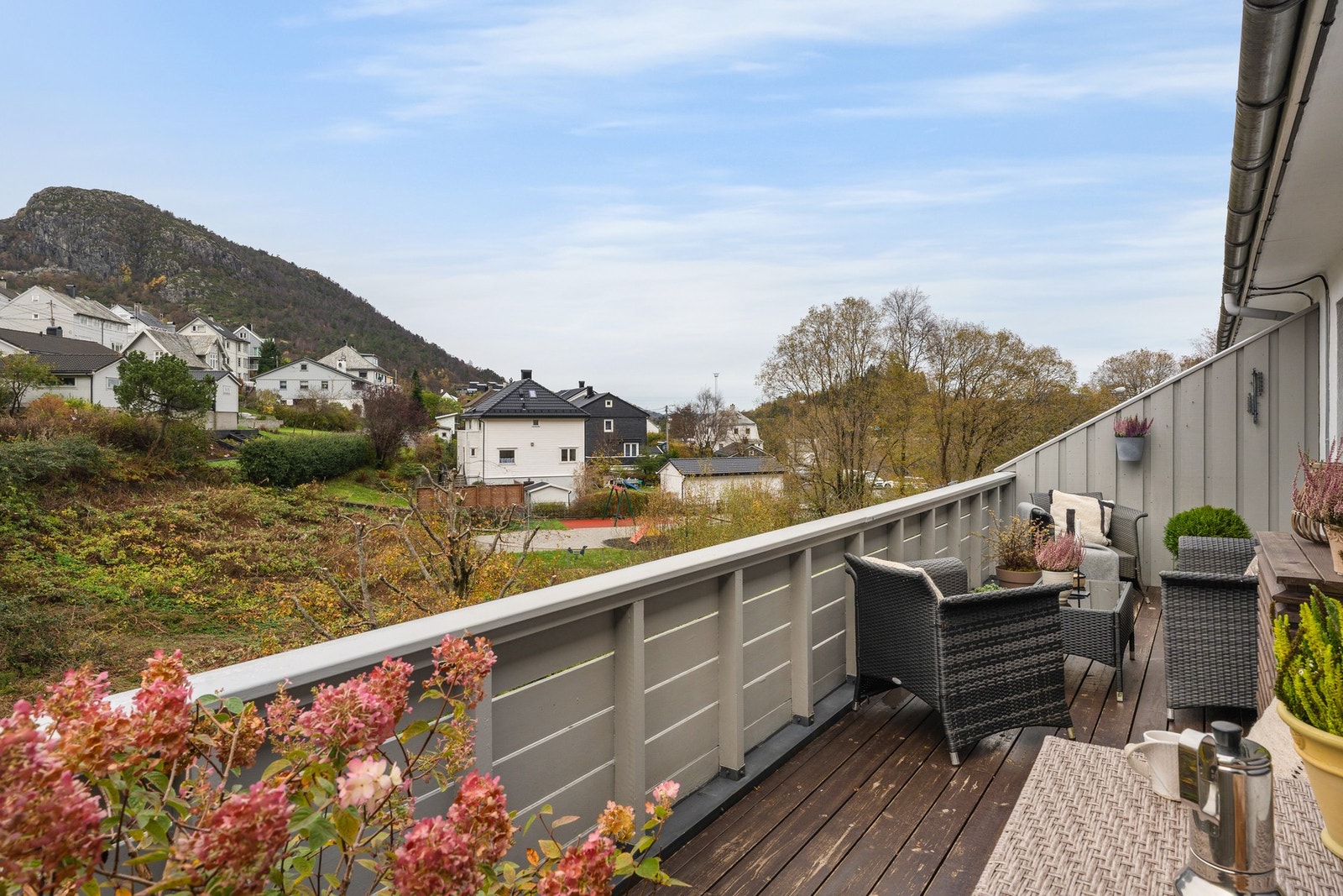 En flott 3-roms leilighet med en herlig balkong i fine omgivelser. Galleribilde