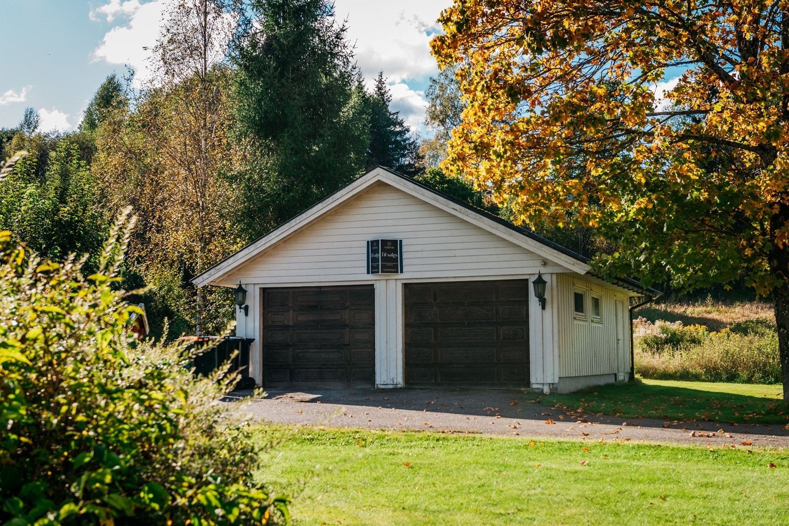 Her har du dobbel garasje, så nå er det slutt på børsting av snø og skraping av is på bilen! Galleribilde