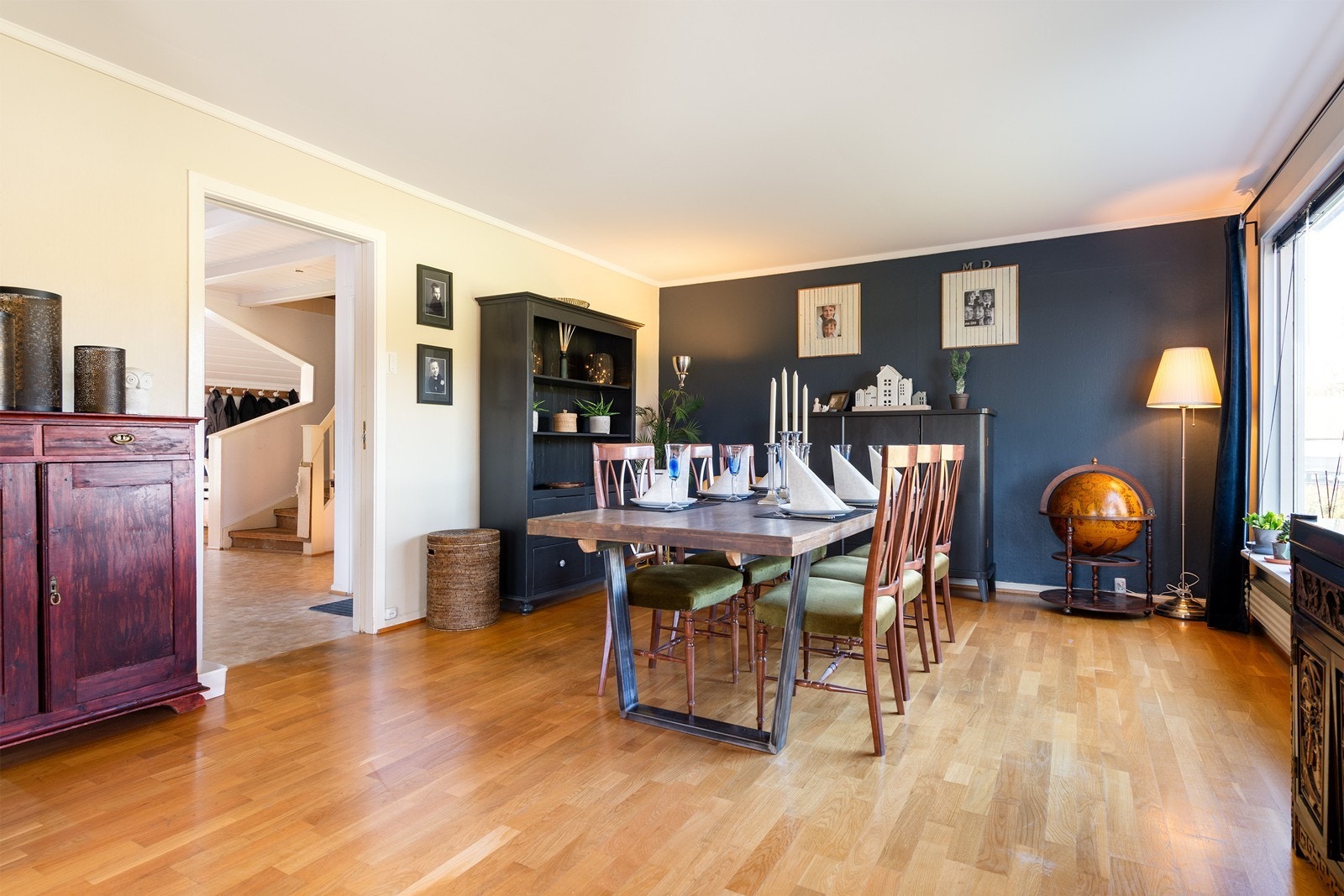 Spisestue. Galleribilde